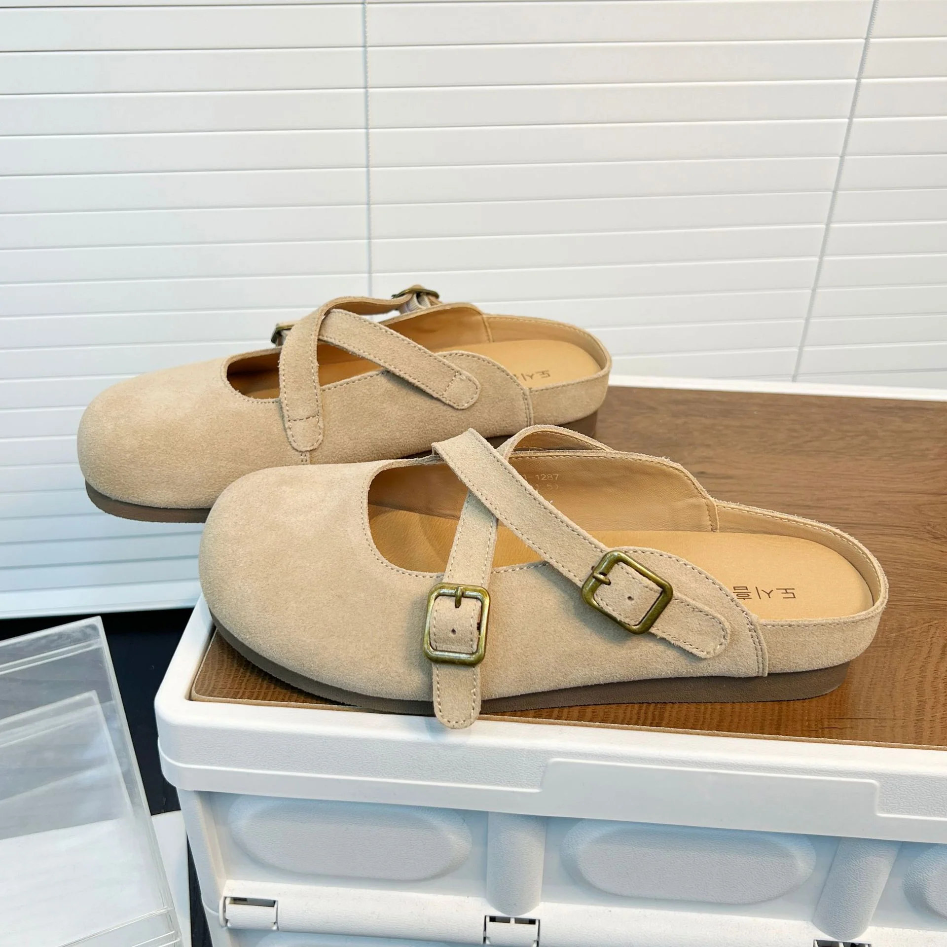 Damen Clogs mit elegantem Kreuzriemen und rutschfester Sohle Heidi Mode - Image 3