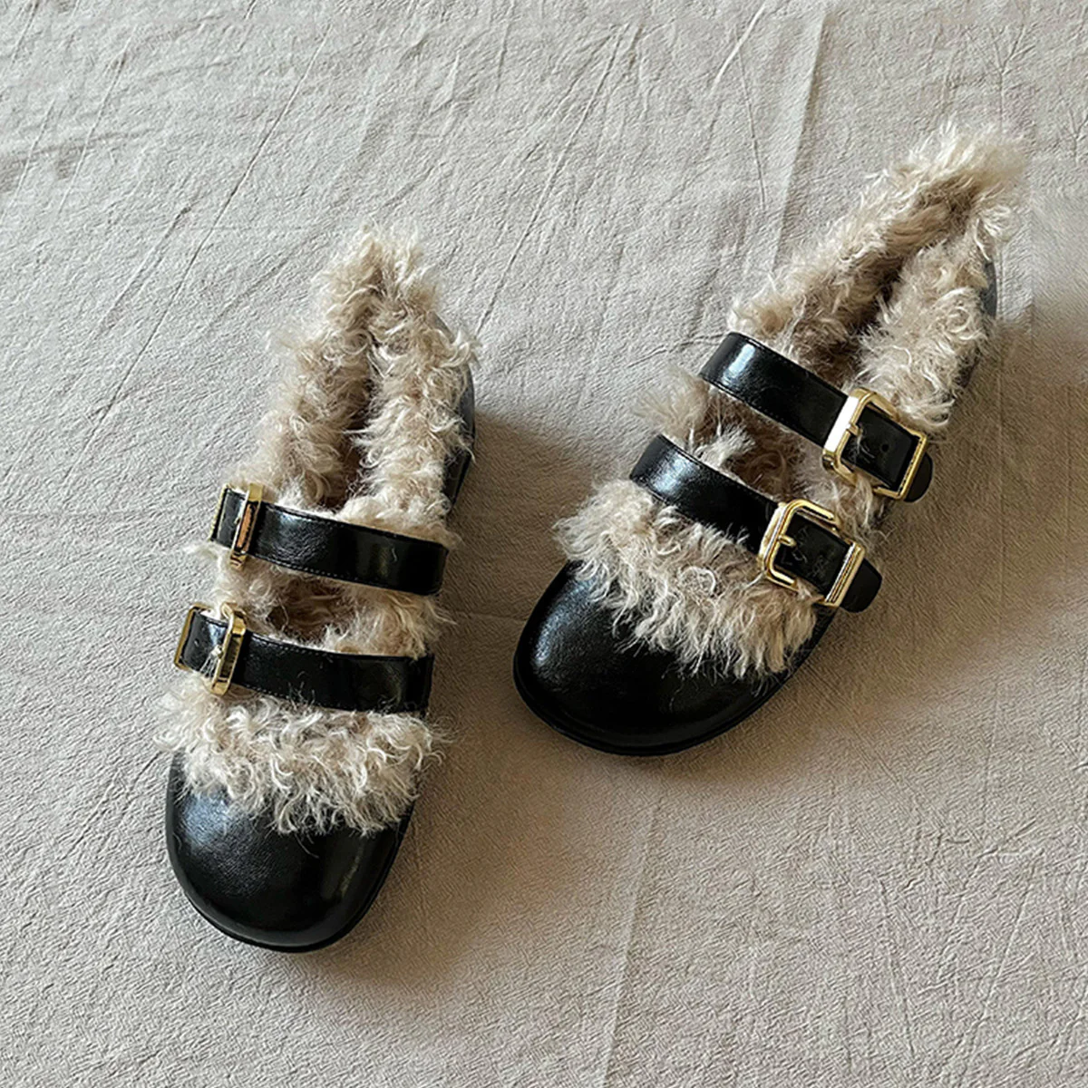 Damen Clogs mit kuscheligem Kunstfellkragen und modischen Schnallen Heidi Mode - Image 6