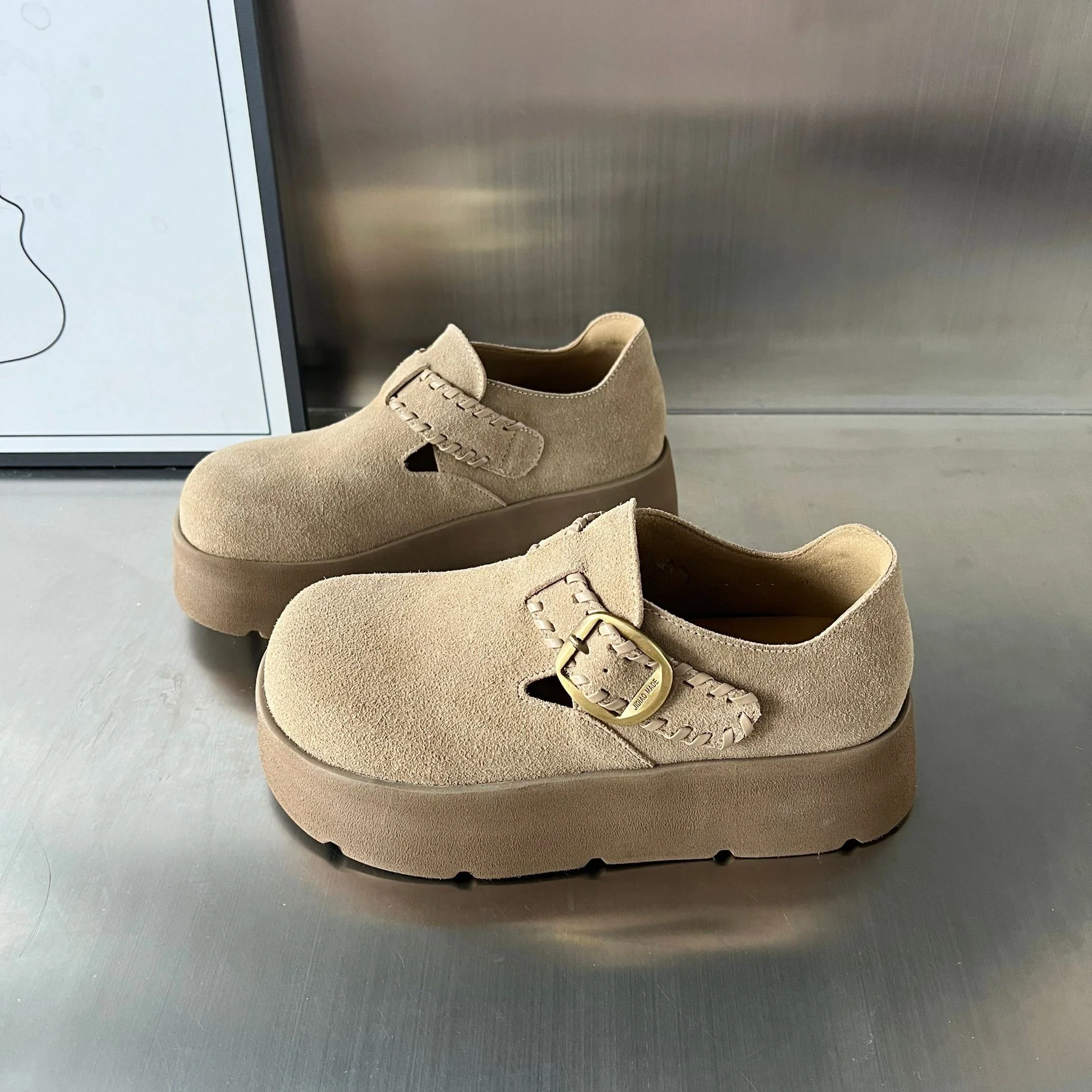 Damen Clogs mit modischem Riemen und komfortablem Fußbett Heidi Mode