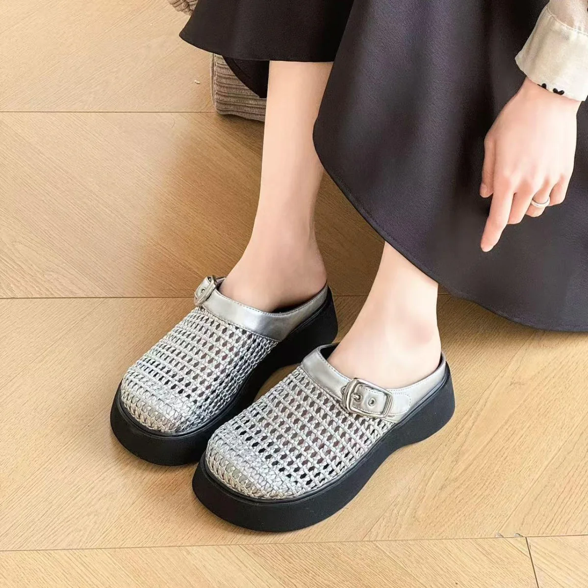 Damen Clogs mit stilvollem Wabenmuster und komfortablem Plateau Heidi Mode - Image 2