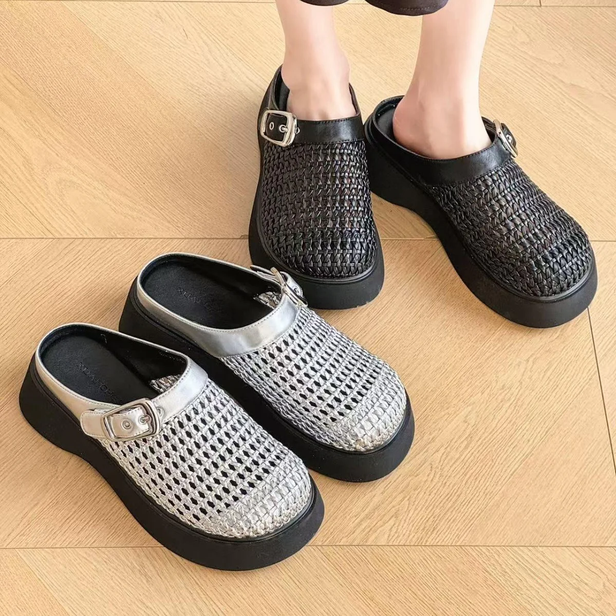 Damen Clogs mit stilvollem Wabenmuster und komfortablem Plateau Heidi Mode - Image 3