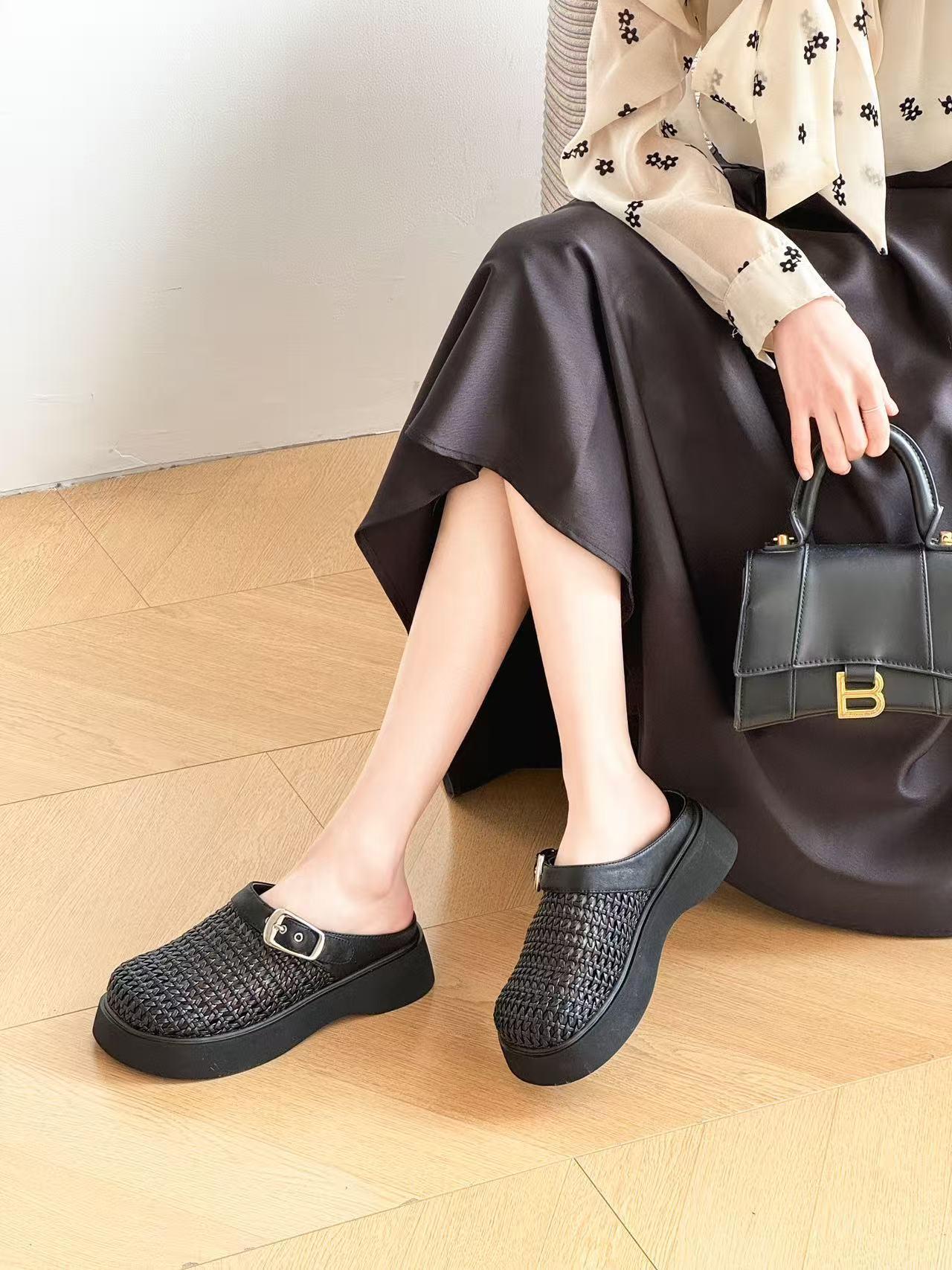 Damen Clogs mit stilvollem Wabenmuster und komfortablem Plateau Heidi Mode - Image 6