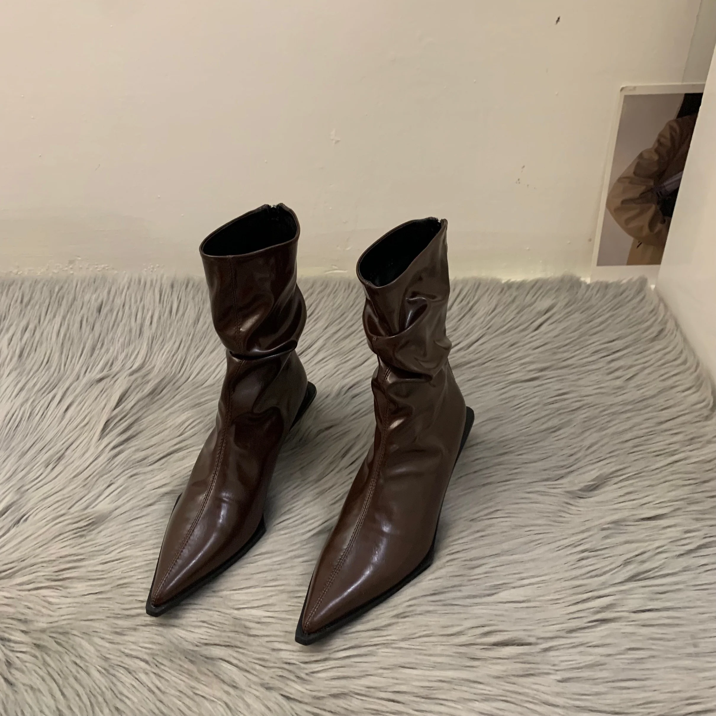 Damen Einzigartige Stiefeletten mit elegantem Faltenwurf und modischem Absatz Heidi Mode - Image 6
