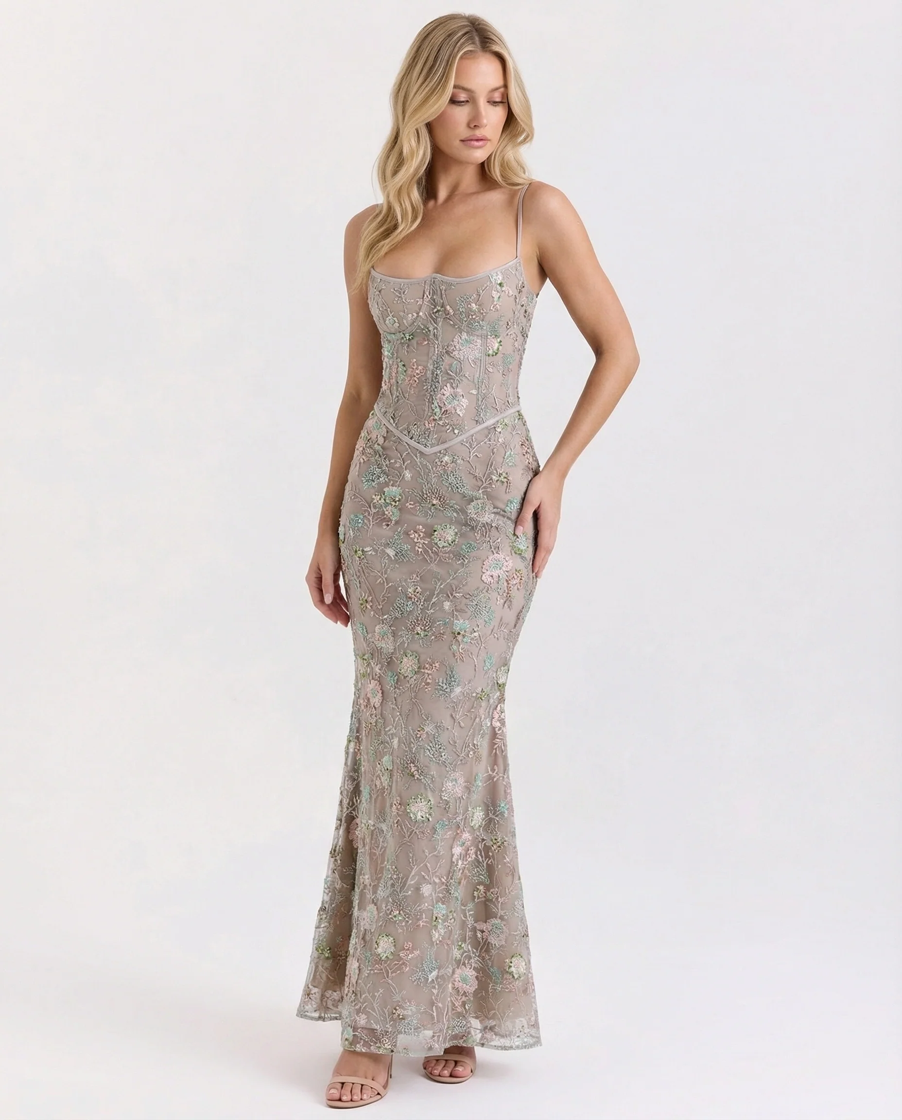 Abendkleid lang mit Spitze und Stickerei