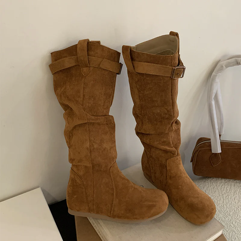 Damen Elegant gefaltete Langschaftstiefel mit modischen Schnallendetails Heidi Mode - Image 7