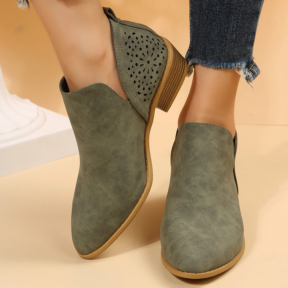 Damen Elegante Ankle Boots mit luftiger Lochmuster-Optik Heidi Mode - Image 4
