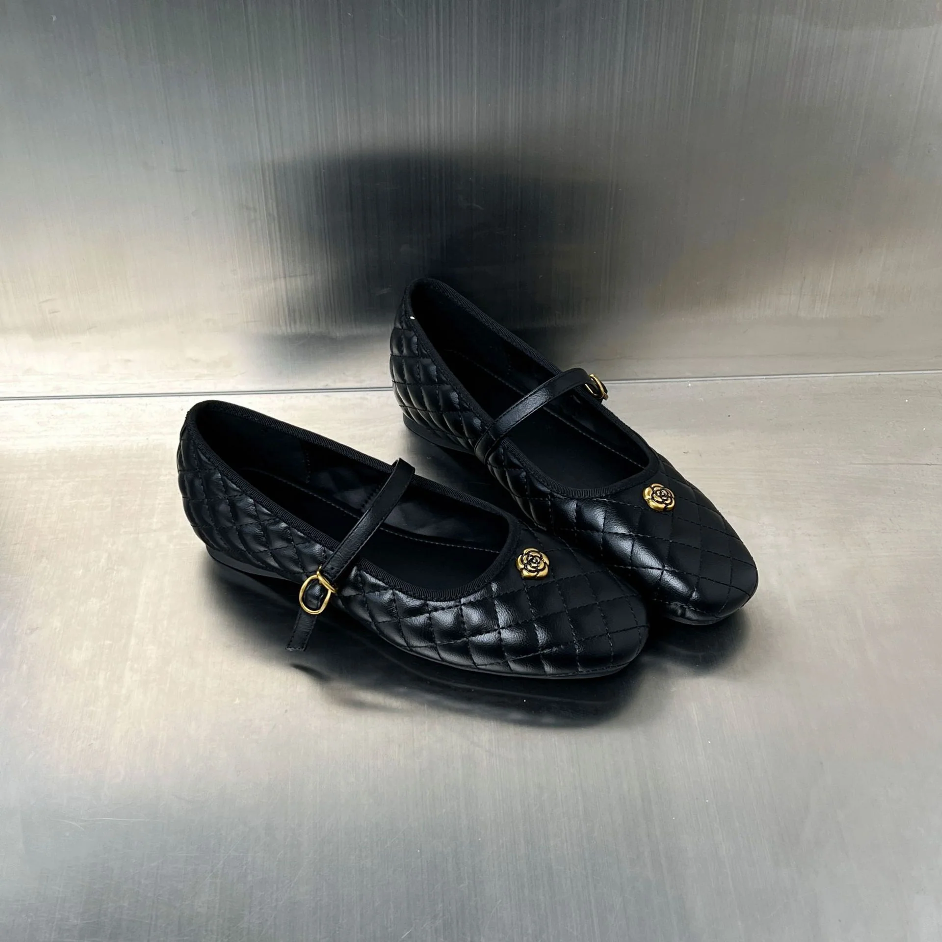 Damen elegante Ballerinas mit bequemer Riemenverzierung und edler Steppung Heidi Mode - Image 4