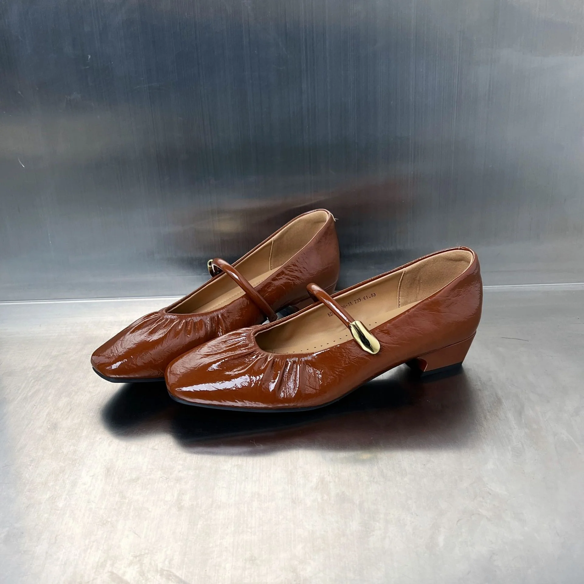 Damen elegante Ballerinas mit dekorativem Riemen und hohem Glanzfinish Heidi Mode - Image 2