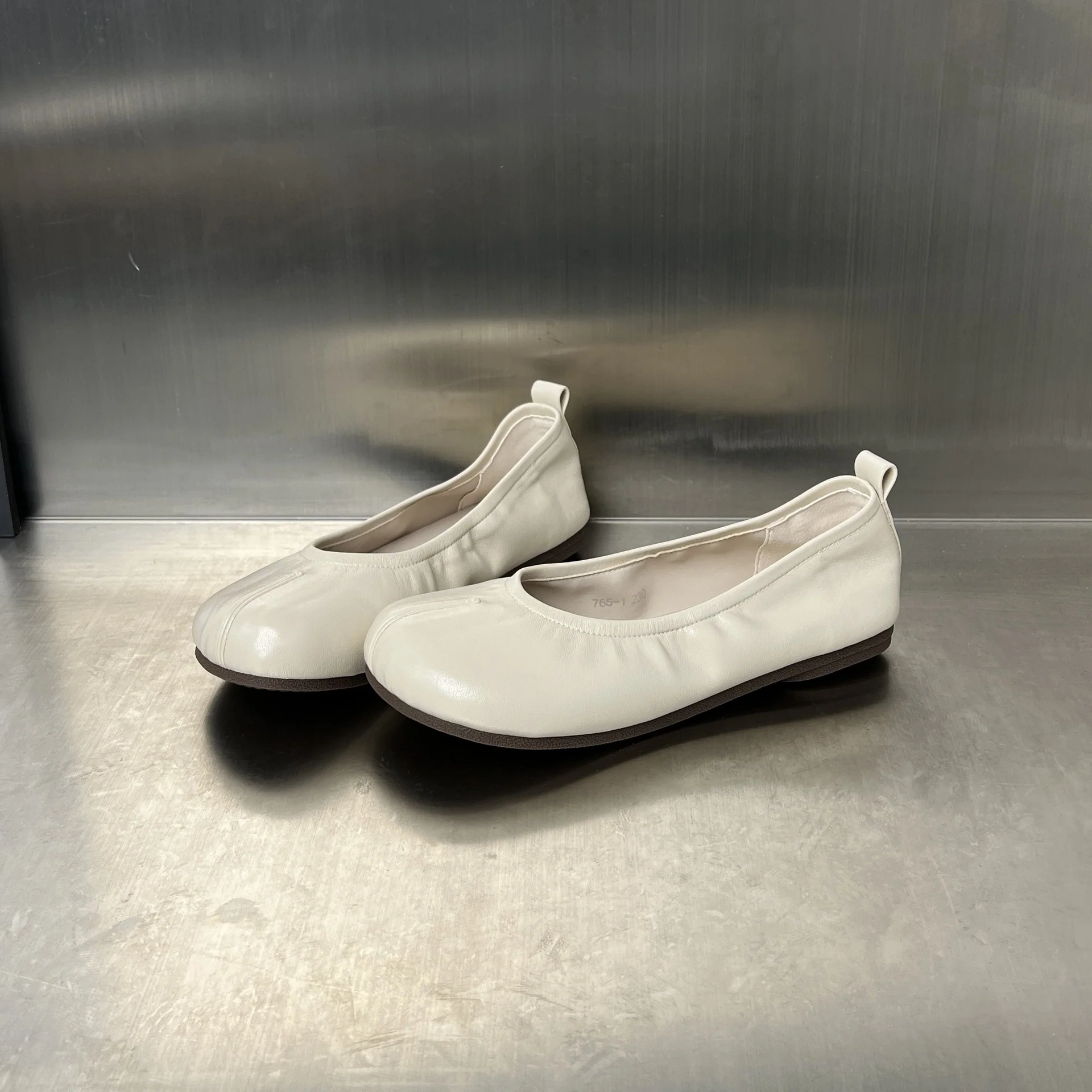 Damen elegante Ballerinas mit flexiblem Gummizug und leichtem Fußbett Heidi Mode - Image 2