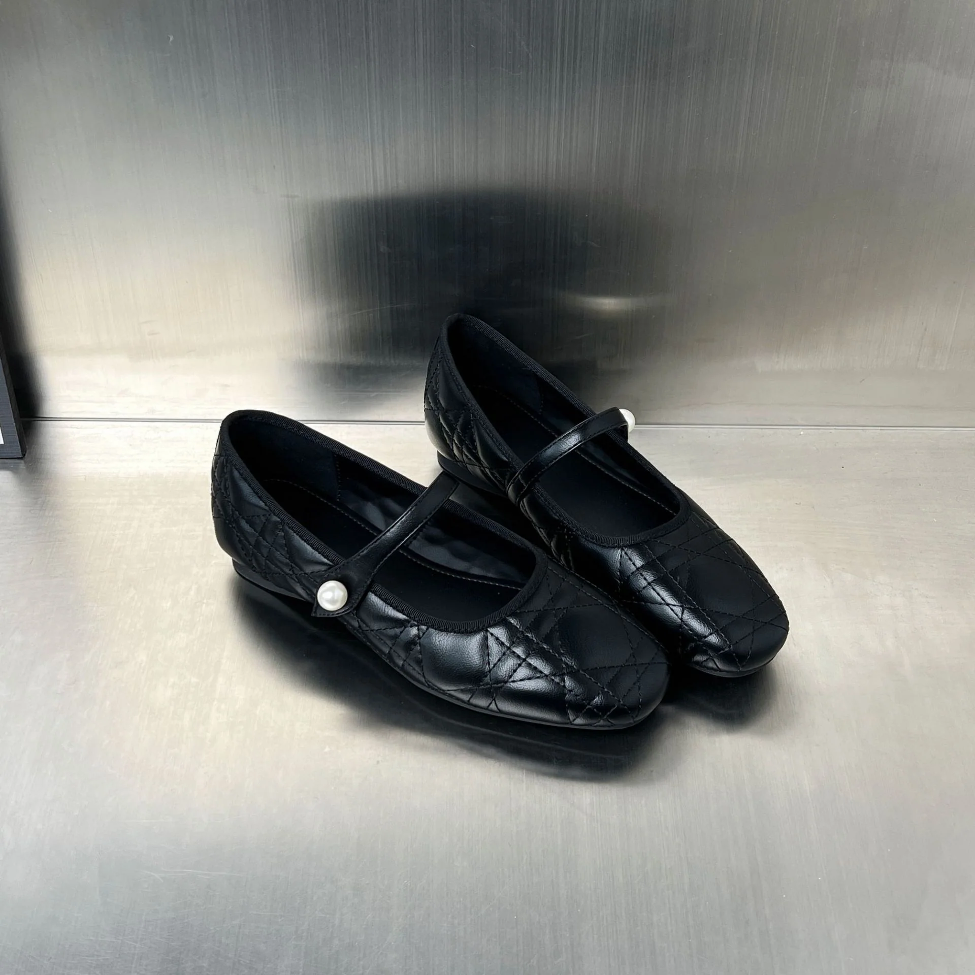 Damen elegante Ballerinas mit hochwertiger Lederoberfläche und modischen Riemen Heidi Mode - Image 4