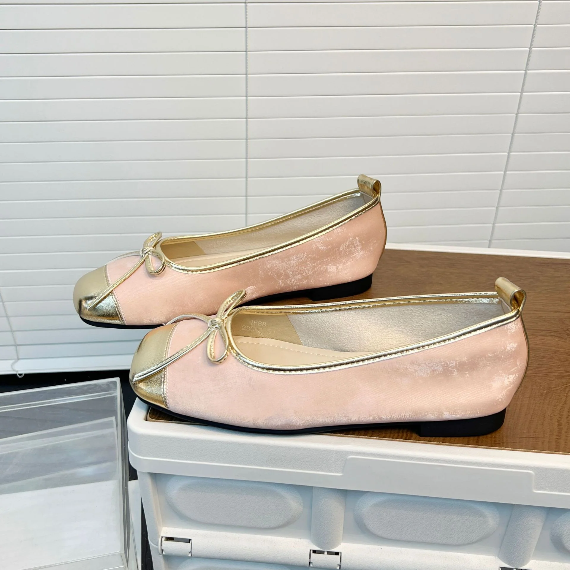 Damen Elegante Ballerinas mit hochwertiger Metallic-Oberfläche und modischem Schleifenakzent Heidi Mode - Image 3