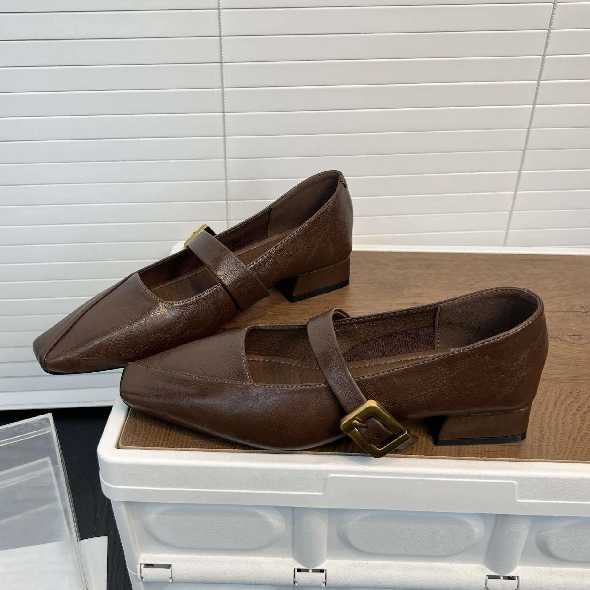 Damen elegante Ballerinas mit modischem Riemen und geschmackvoller Schnalle Heidi Mode