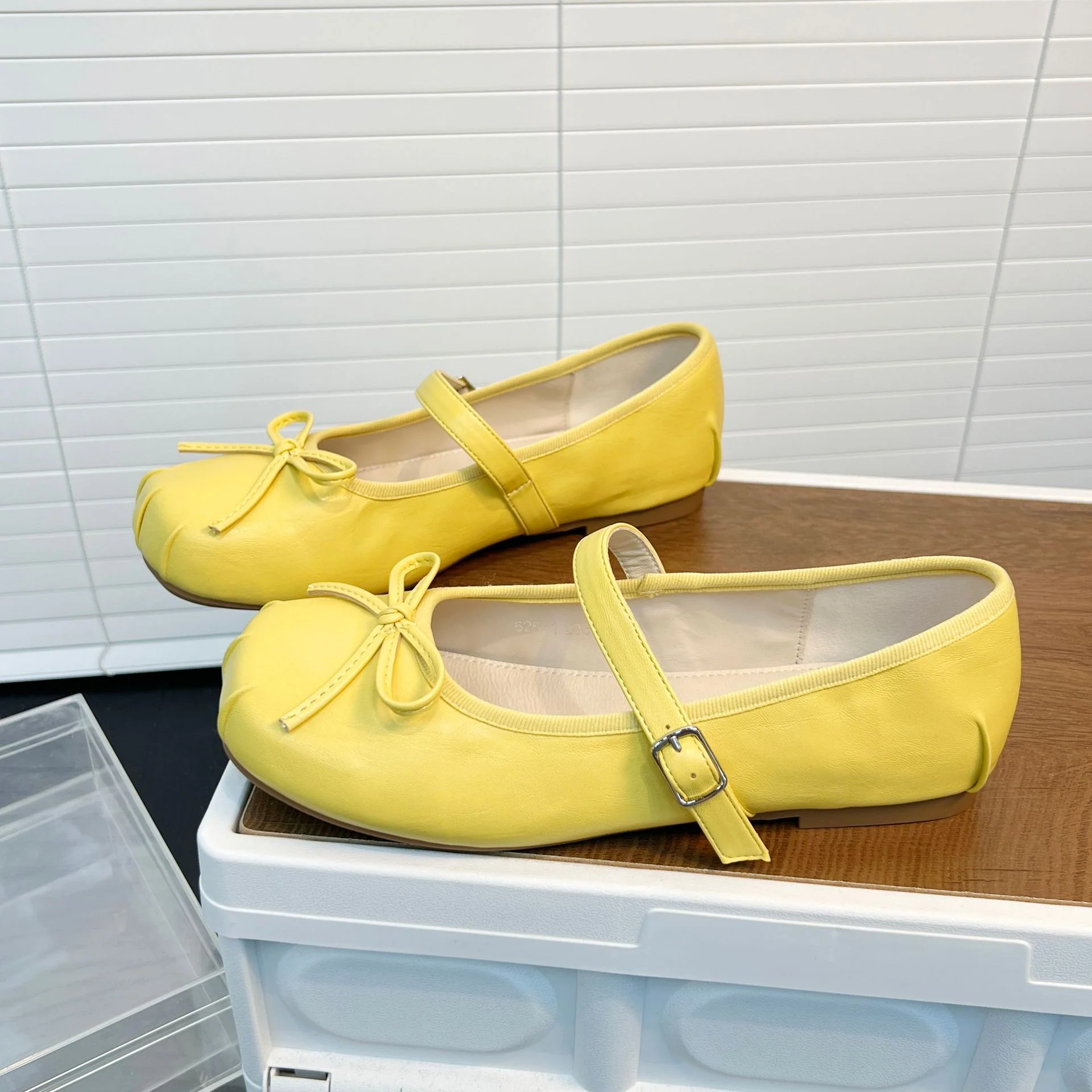 Damen Elegante Ballerinas mit süßem Schleifenakzent und praktischem Riemen Heidi Mode