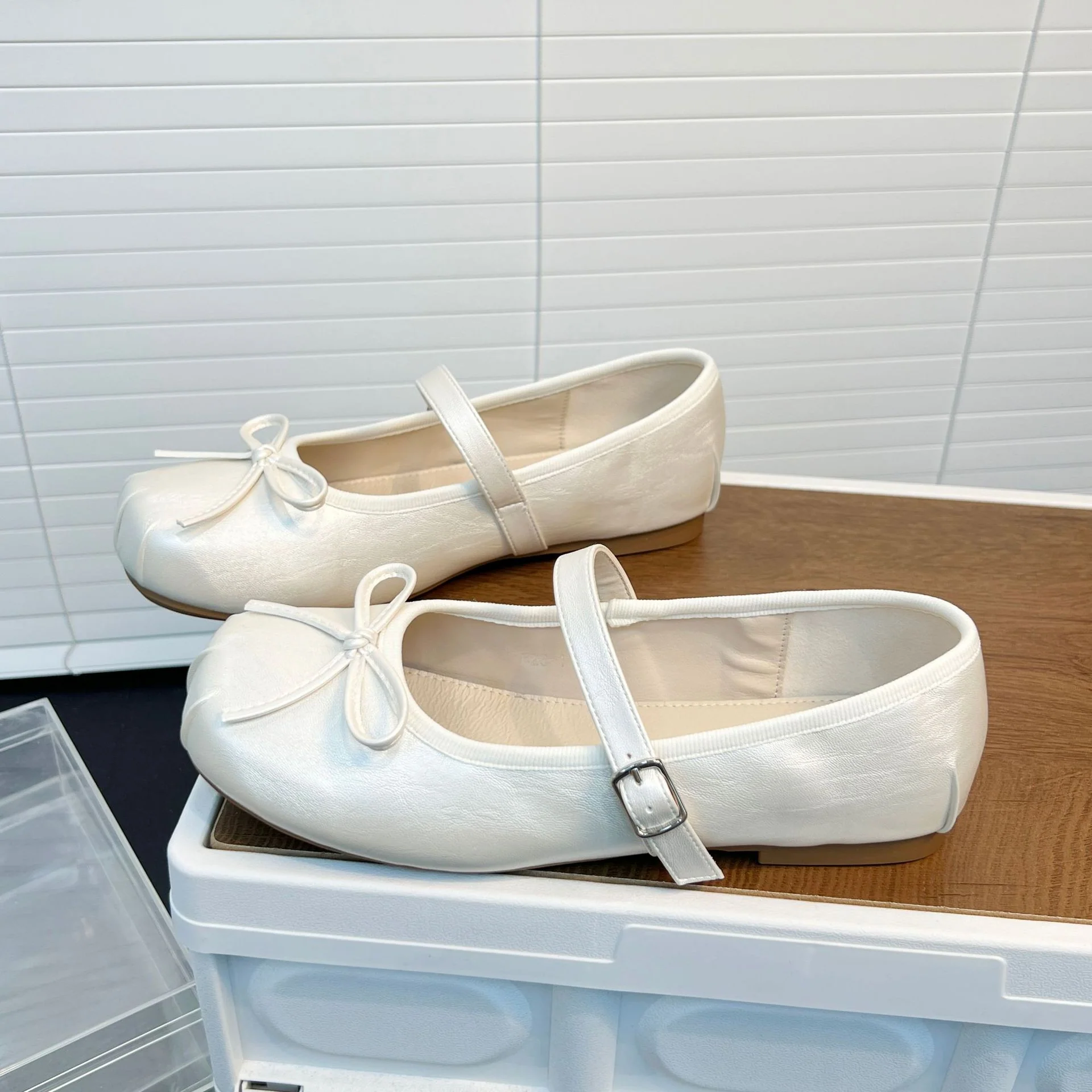 Damen Elegante Ballerinas mit süßem Schleifenakzent und praktischem Riemen Heidi Mode - Image 2