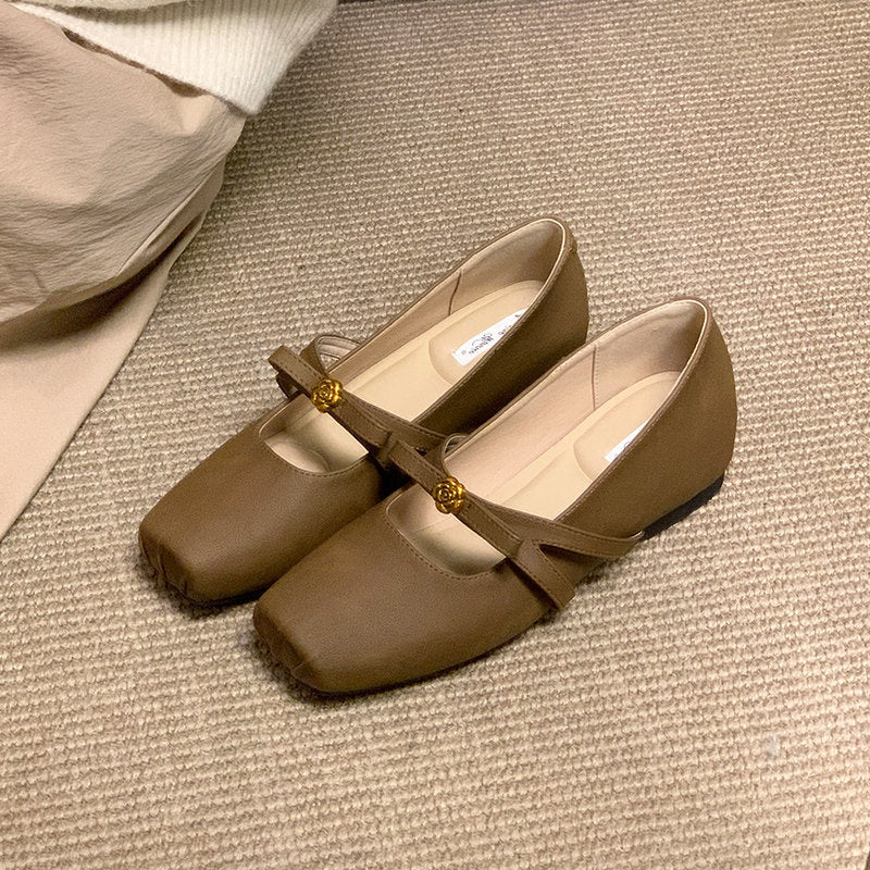 Damen elegante Ballerinas mit verstellbarem Riemen und dekorativer Blüte Heidi Mode - Image 7