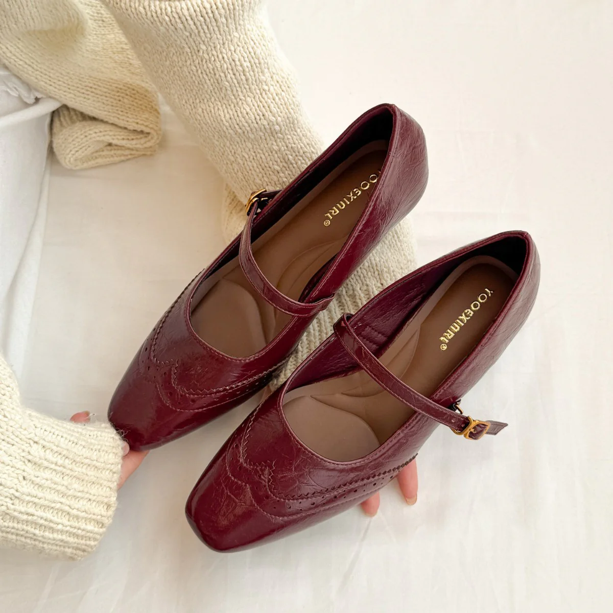 Damen elegante Ballerinas mit verstellbarem Riemen und feiner Brogue-Prägung Heidi Mode - Image 3