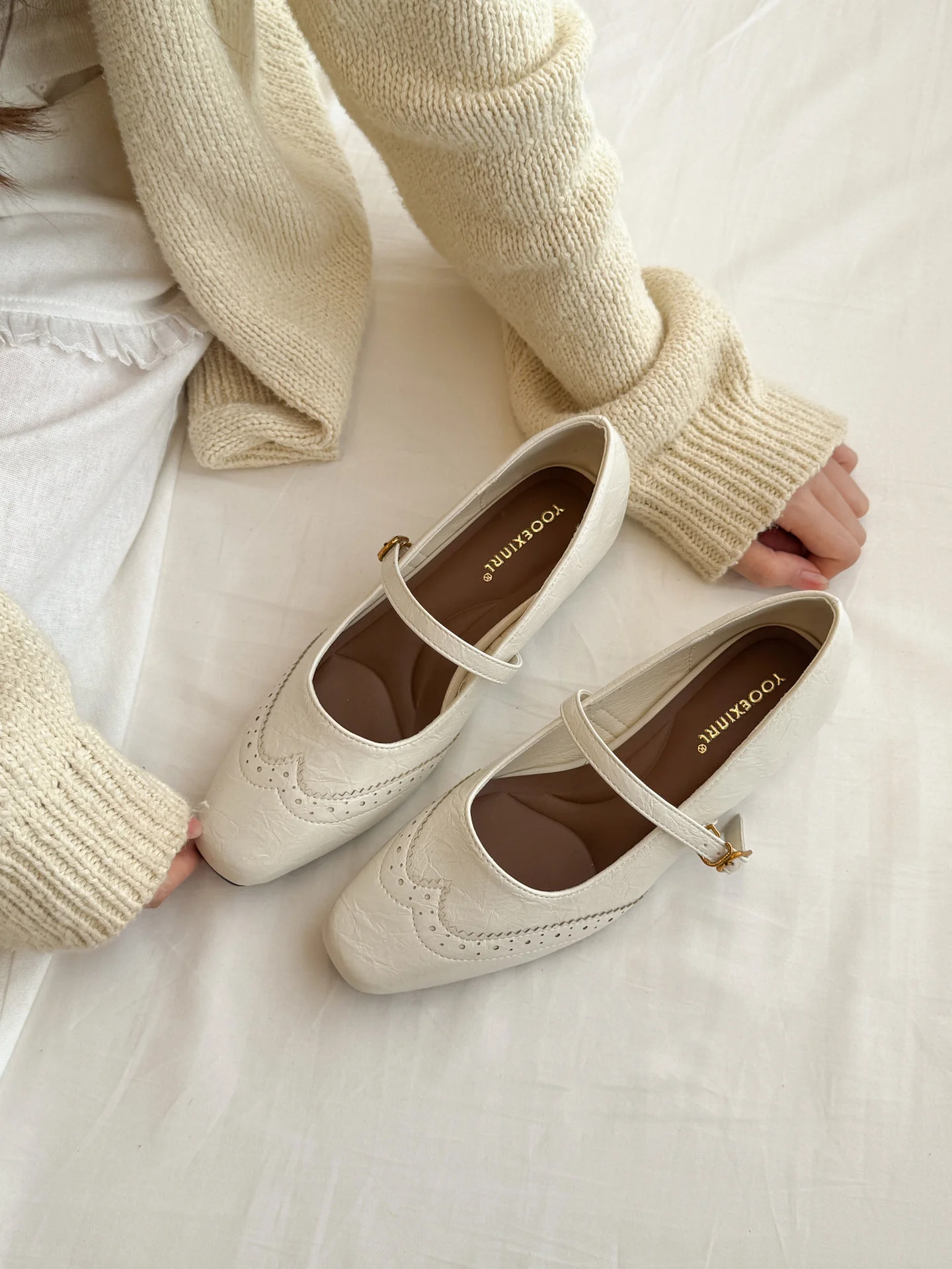 Damen elegante Ballerinas mit verstellbarem Riemen und feiner Brogue-Prägung Heidi Mode - Image 8