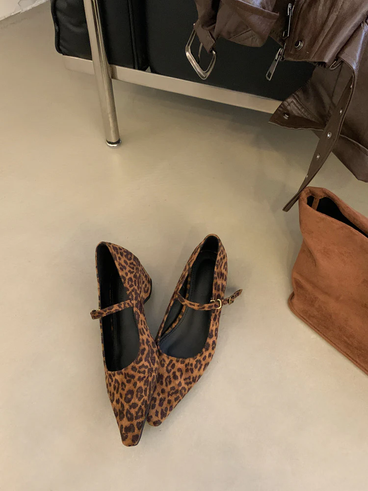 Damen elegante Ballerinas mit verstellbarem Riemen und feiner Wildlederoberfläche Heidi Mode - Image 6