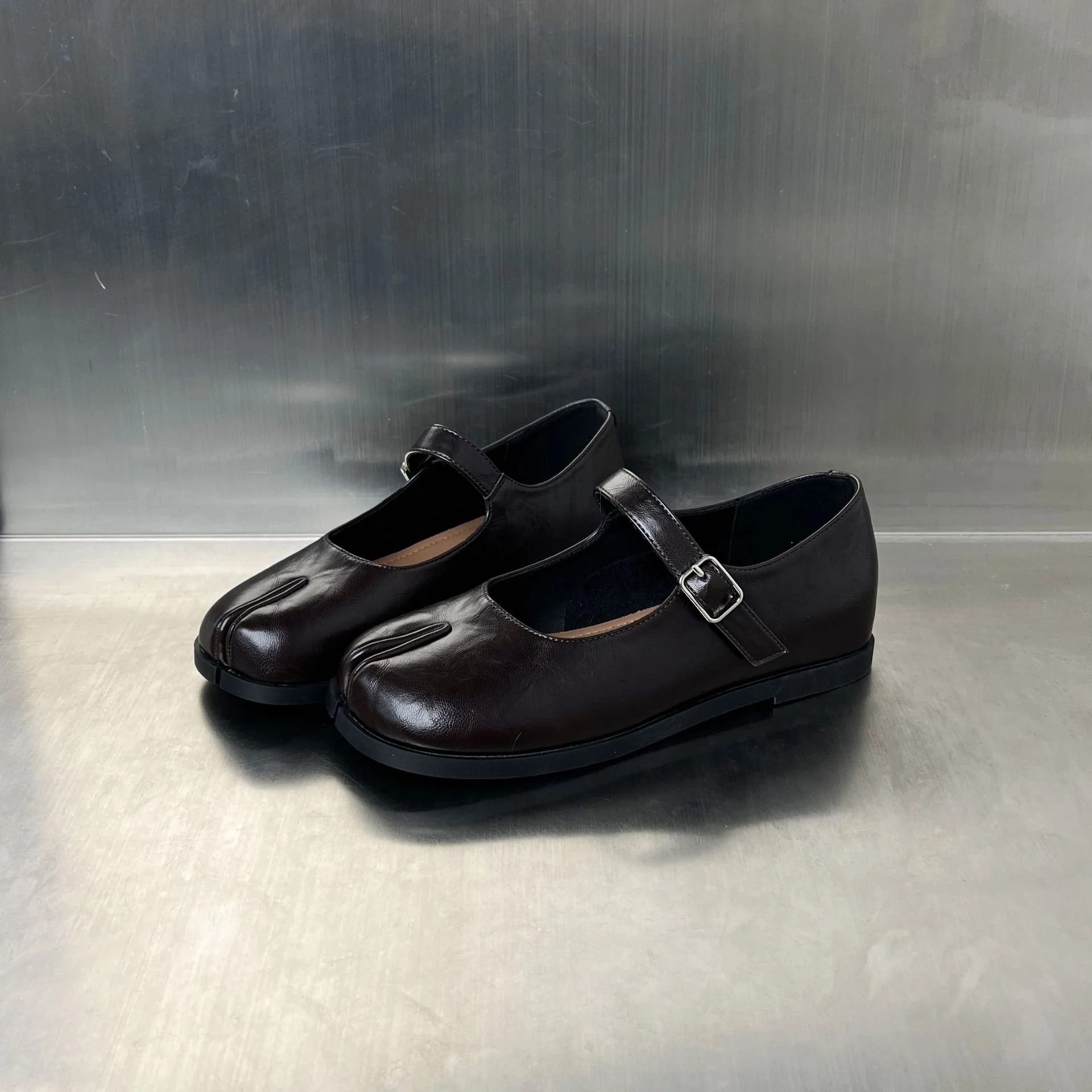 Damen elegante Ballerinas mit verstellbarem Riemen und komfortabler Passform Heidi Mode - Image 7