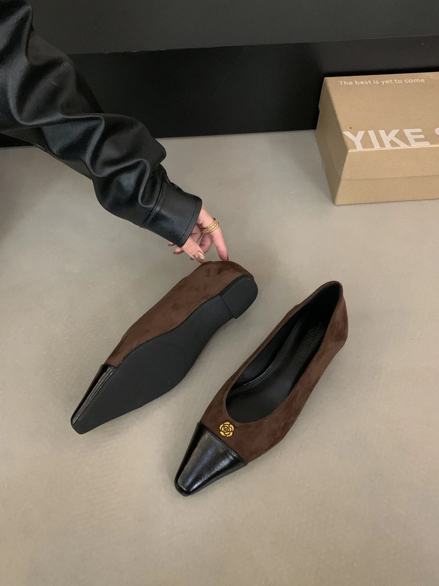 Damen elegante Ballerinas mit zwei Materialien und luxuriösem Akzent Heidi Mode - Image 8