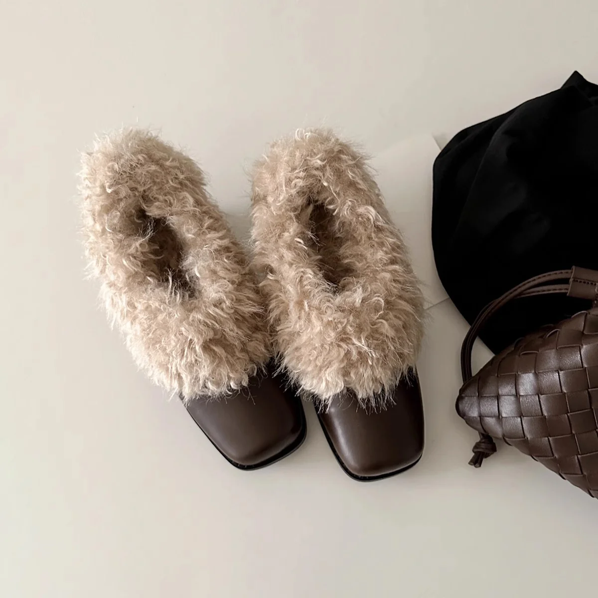 Damen Elegante Booties mit luxuriösem Fellrand und stabilem Blockabsatz Heidi Mode - Image 6