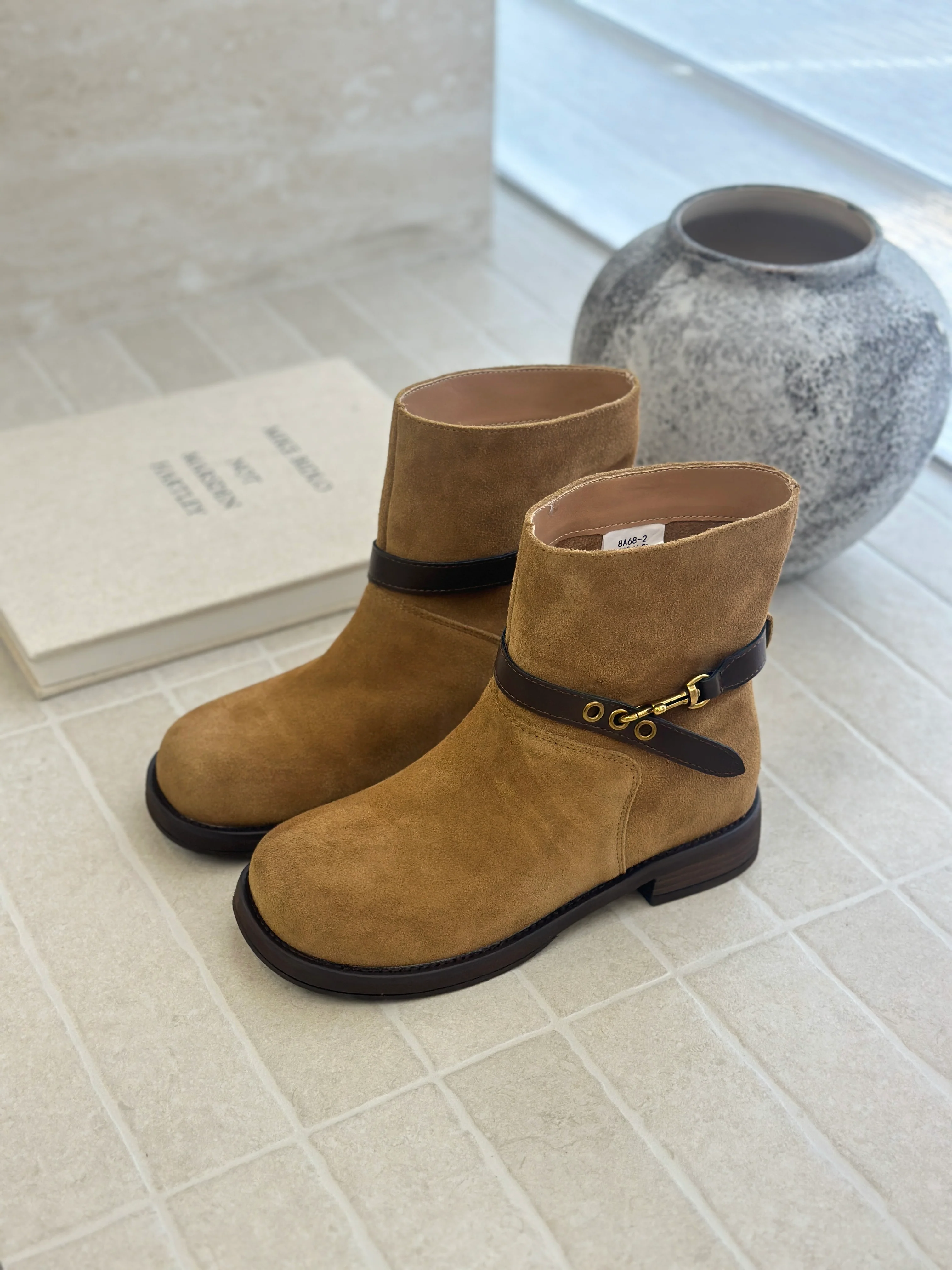 Damen elegante Chelsea Boots mit modischen Schnallen und hochwertiger Wildlederoberfläche Heidi Mode - Image 7