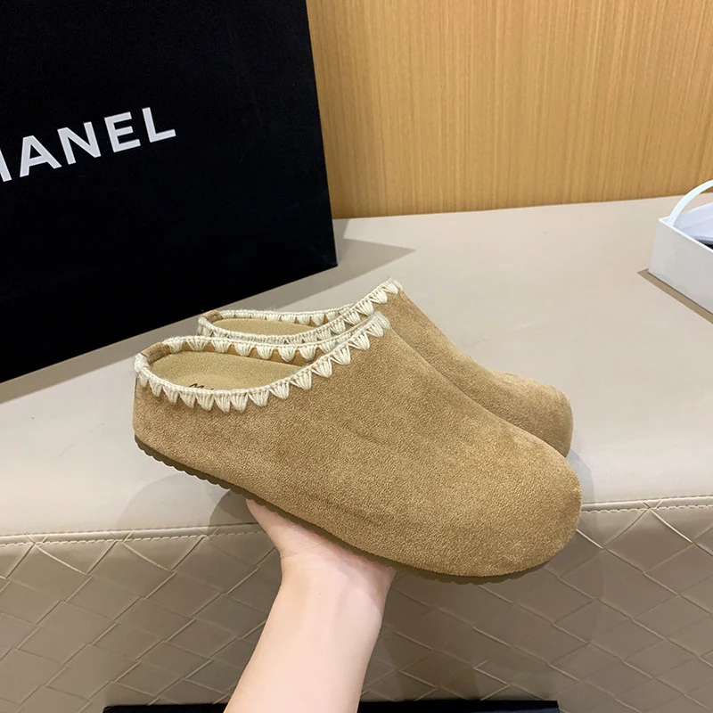 Damen Elegante Clogs aus weichem Wildleder mit handgefertigten Details Heidi Mode - Image 6