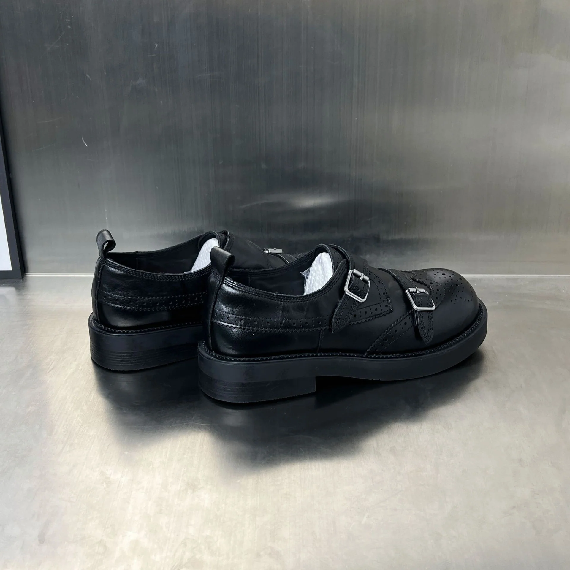Damen elegante Doppel-Schnallen-Mokassins mit klassischem Broguemuster Heidi Mode - Image 3