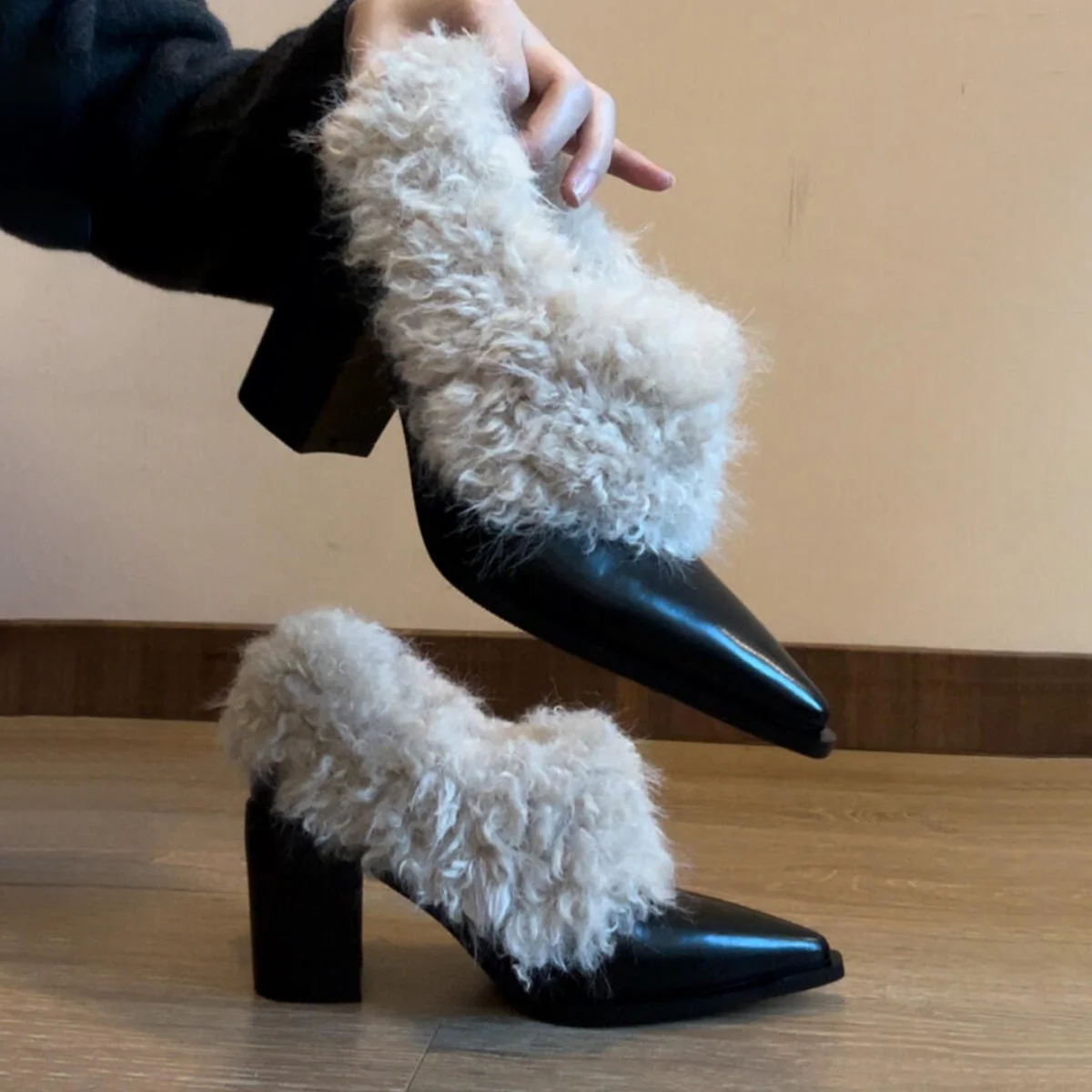 Damen elegante Hausschuhe mit luxuriösem Kunstfell-Heidi Mode