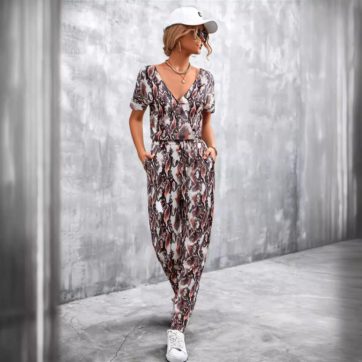 Damen elegante Jumpsuit im Snake-Print-Stil mit Taillengürtel und V-Ausschnitt Heidi-Mode - Image 4