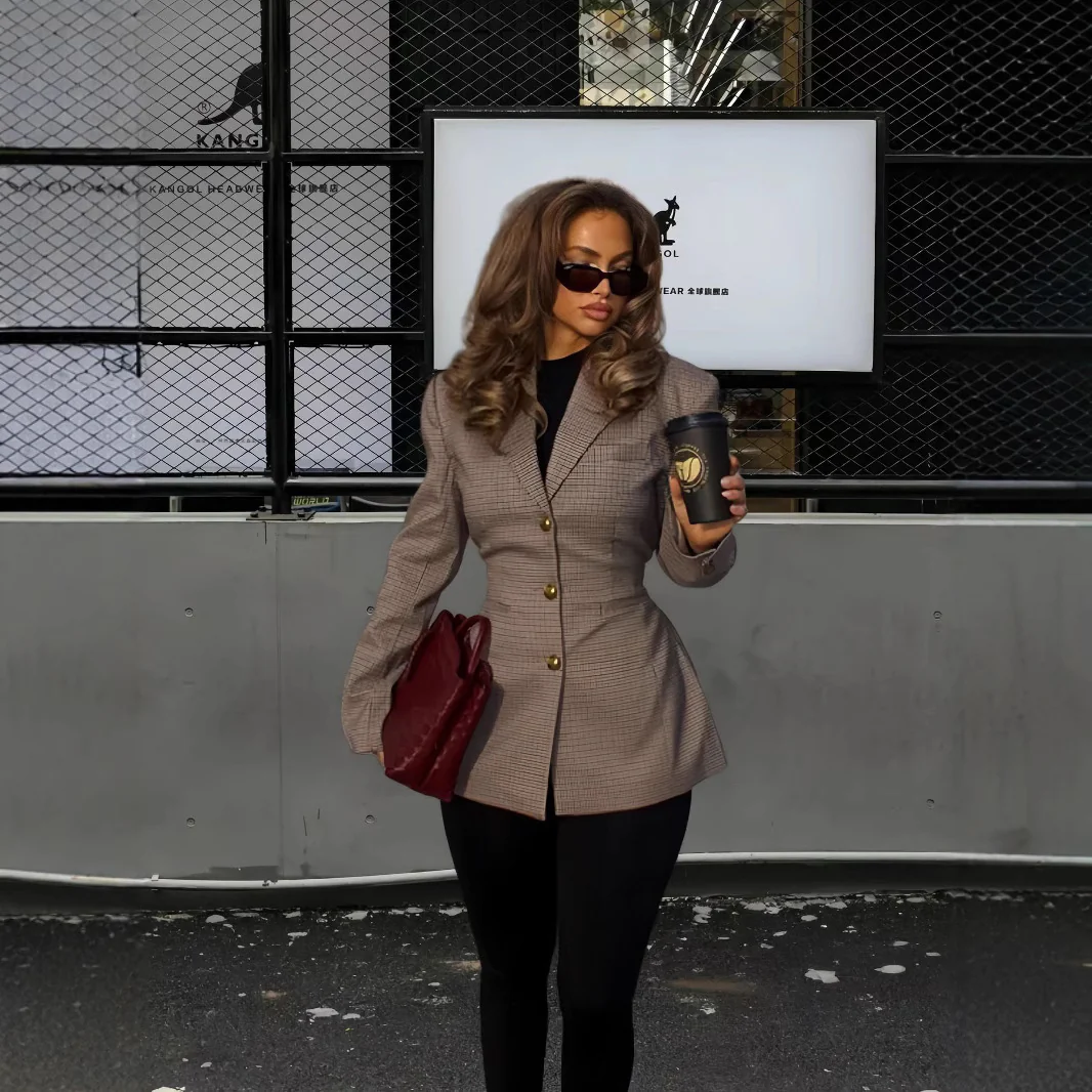Damen Elegante Karojacke mit strukturiertem Schnitt und Goldknöpfen Heidi-Mode - Image 3