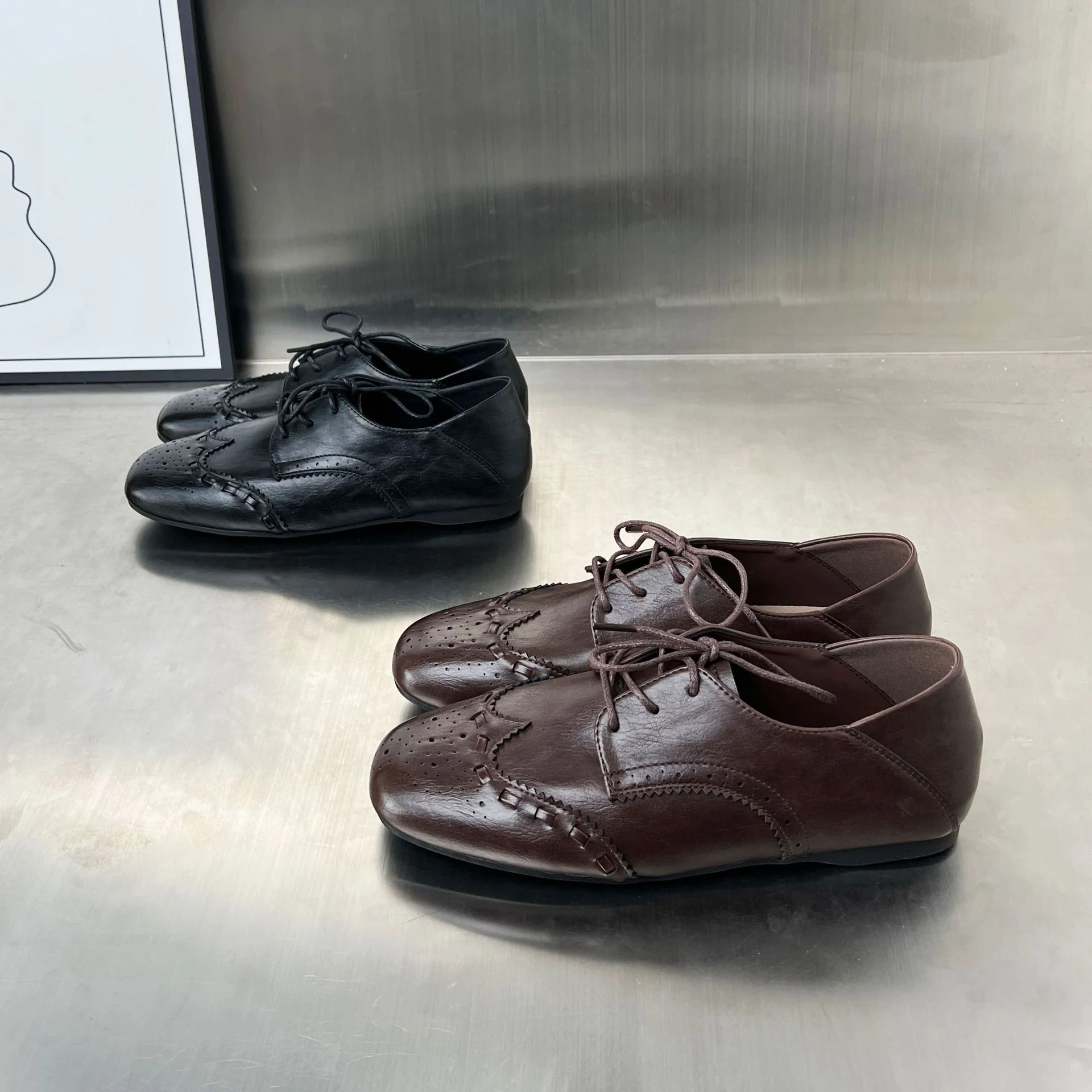 Damen Elegante Leder Schnürschuhe mit Lochmuster und komfortabler Innensohle Heidi Mode - Image 3