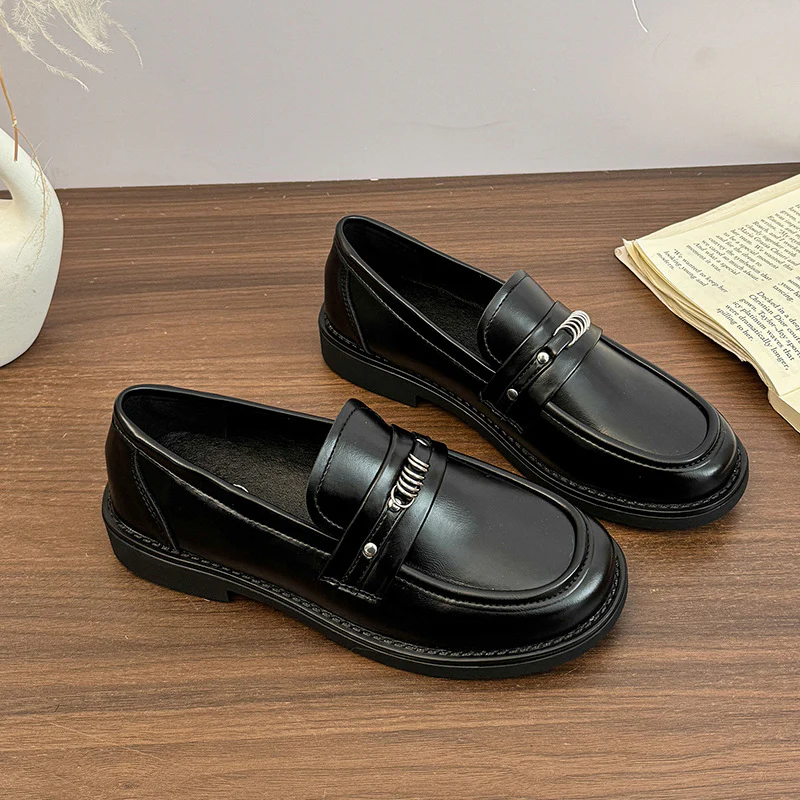 Damen elegante Loafers mit modischem Metall-Detail Heidi Mode - Image 2