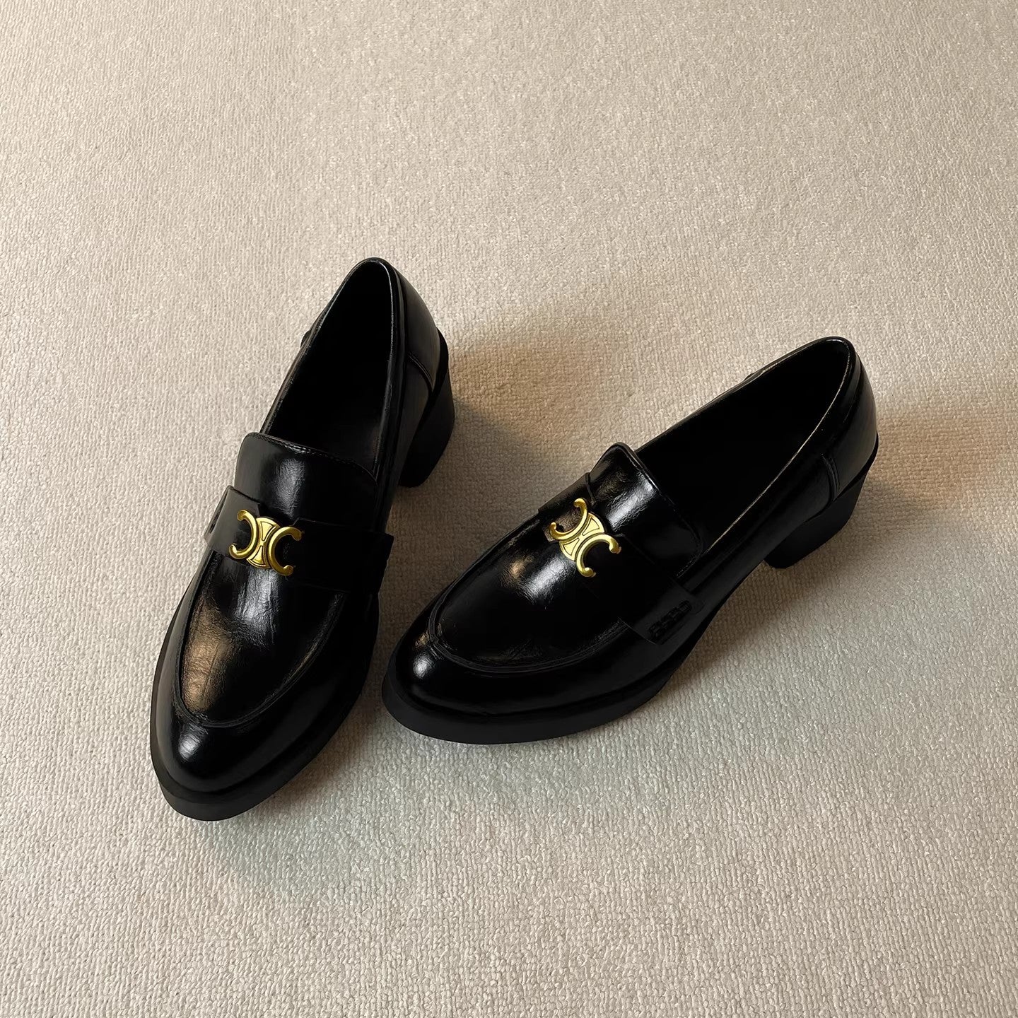 Damen Elegante Mokassins mit dekorativem Schnallenverschluss und hochwertigem Glanzleather Heidi Mode - Image 2