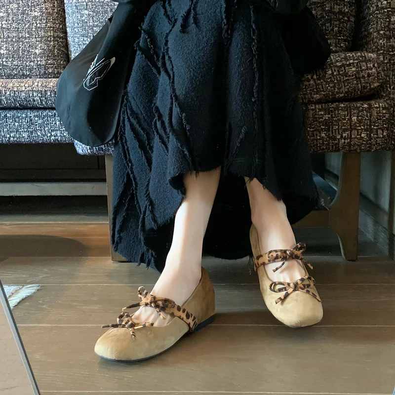 Damen elegante Mokassins mit dekorativen Schnürdetails Heidi Mode - Image 2