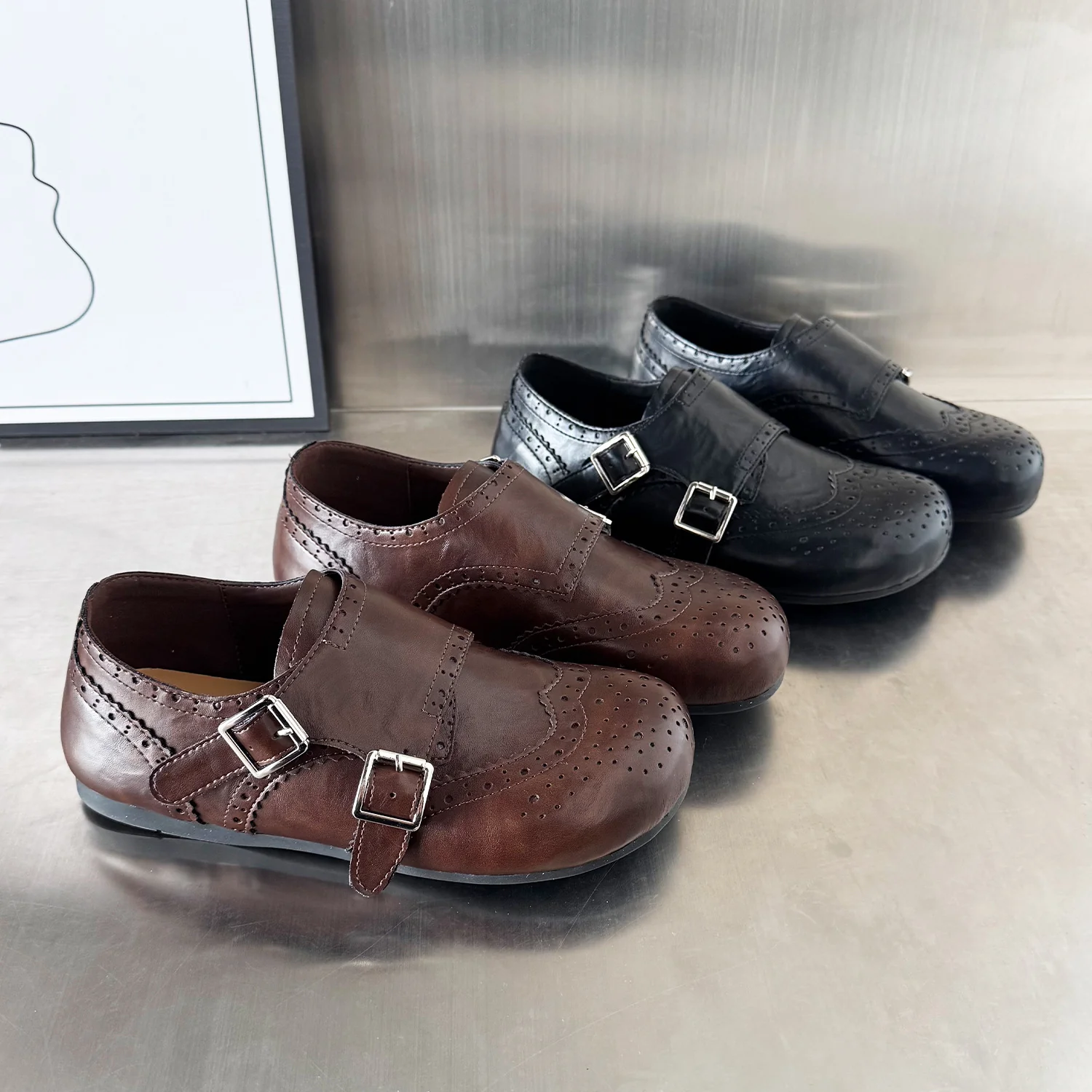 Damen Elegante Mokassins mit klassischem Broguemuster und dekorativen Doppelschnallen Heidi Mode - Image 4