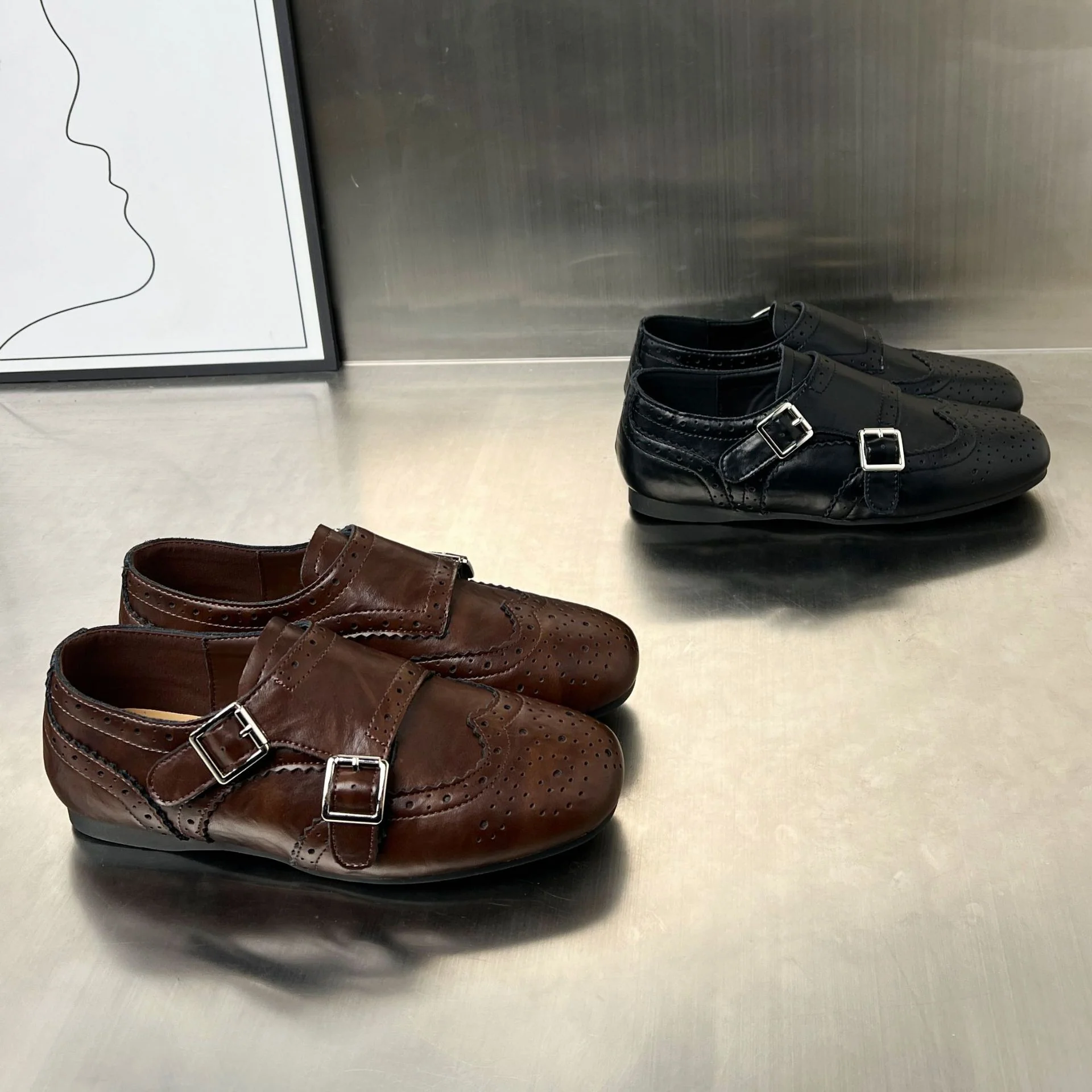Damen elegante Mokassins mit modischen Schnallen und perforierten Details Heidi Mode - Image 3