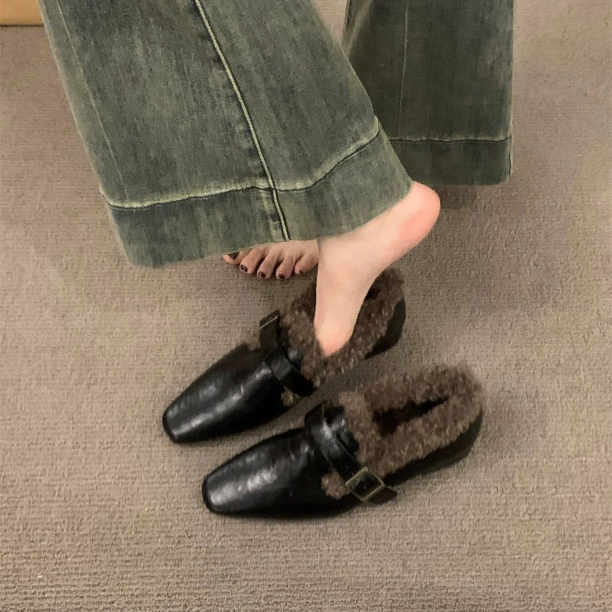 Damen Elegante Mokassins mit warmem Kunstfellkragen und modischer Schnalle Heidi Mode