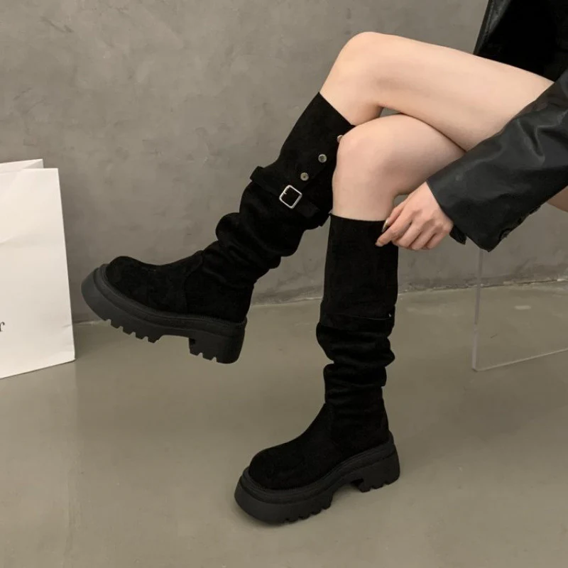 Damen Elegante Overknee-Stiefel mit modischem Riemen und Knopfdetails Heidi Mode - Image 2