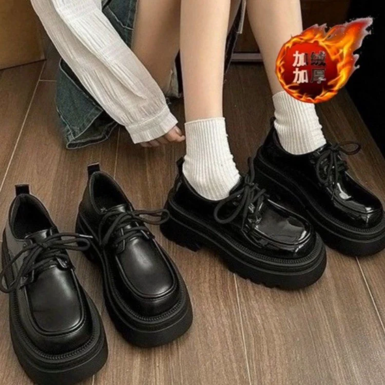 Damen Elegante Plateau Schnürschuhe mit glänzendem Obermaterial Heidi Mode