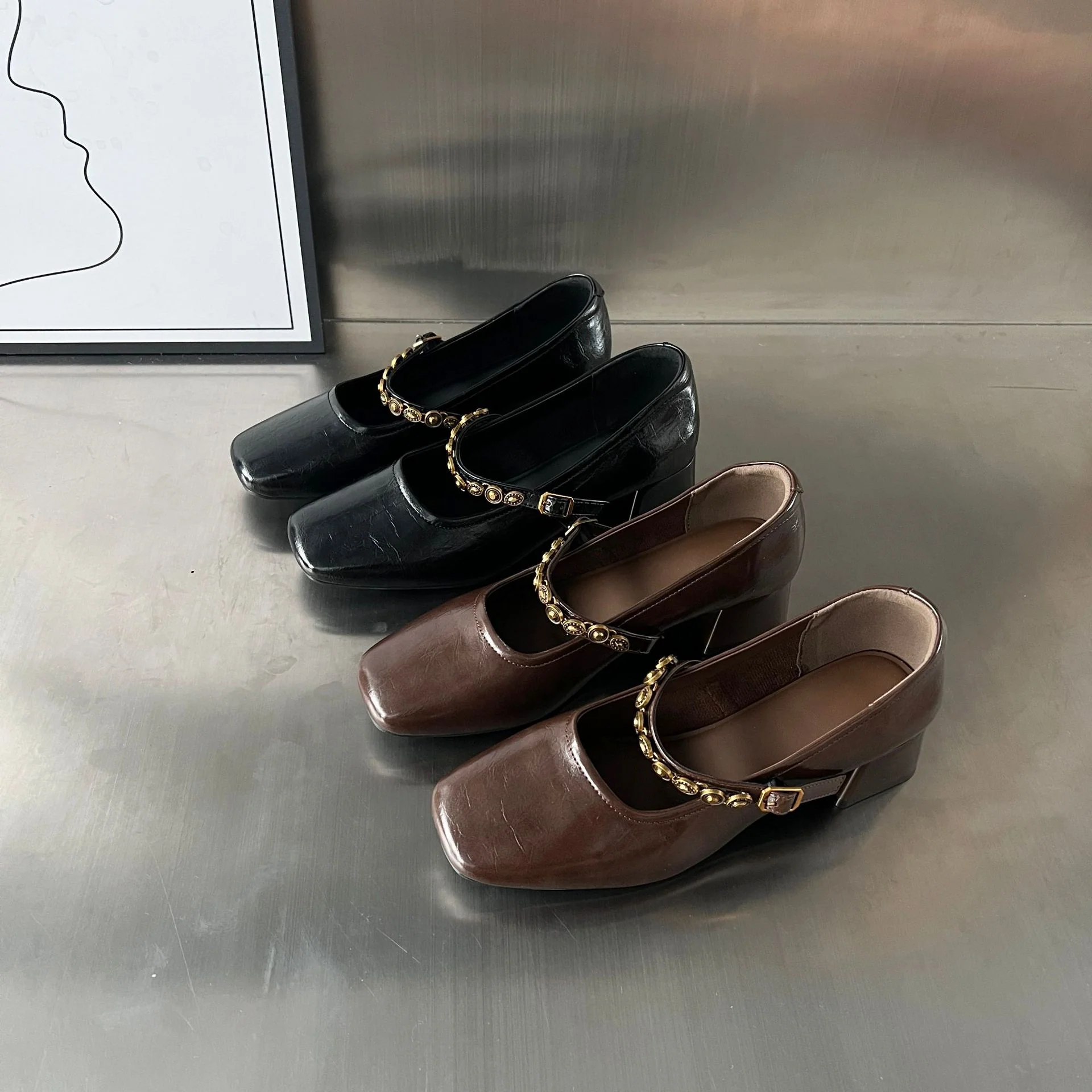 Damen Elegante Plateauschuhe mit dekorativen Schnallen und stabiler Blockabsatz Heidi Mode - Image 3
