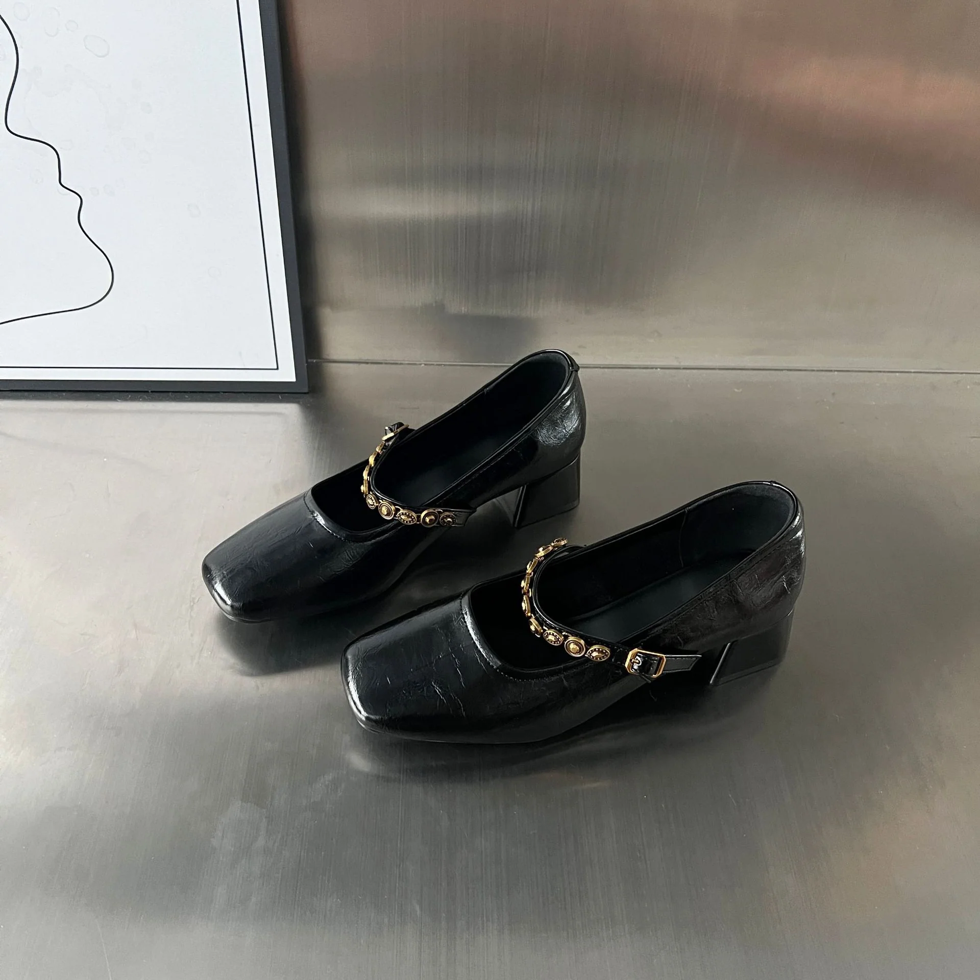 Damen Elegante Plateauschuhe mit dekorativen Schnallen und stabiler Blockabsatz Heidi Mode - Image 7
