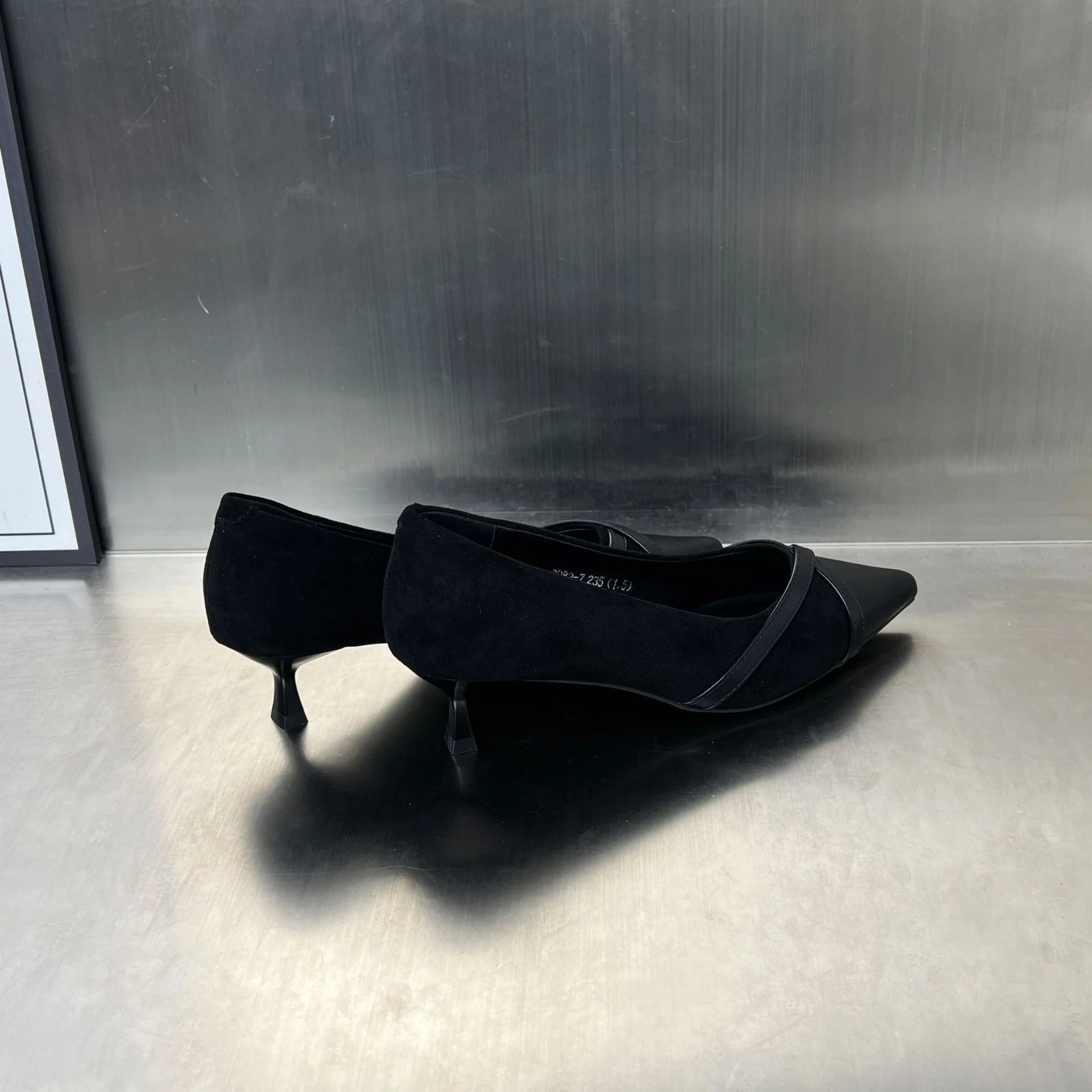 Damen elegante Pumps mit feiner Lederkombination und komfortablem Absatz Heidi Mode - Image 3