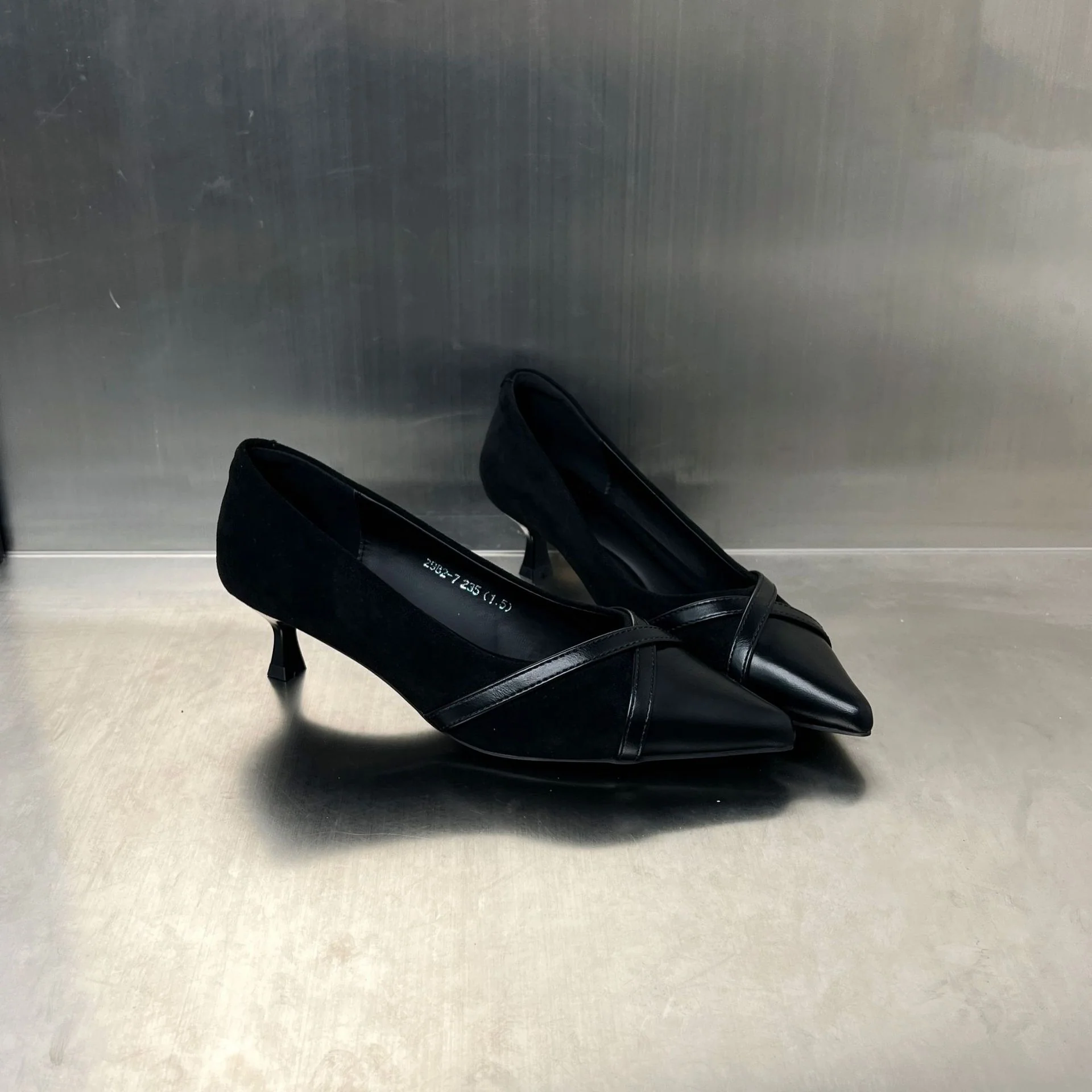 Damen elegante Pumps mit feiner Lederkombination und komfortablem Absatz Heidi Mode - Image 4