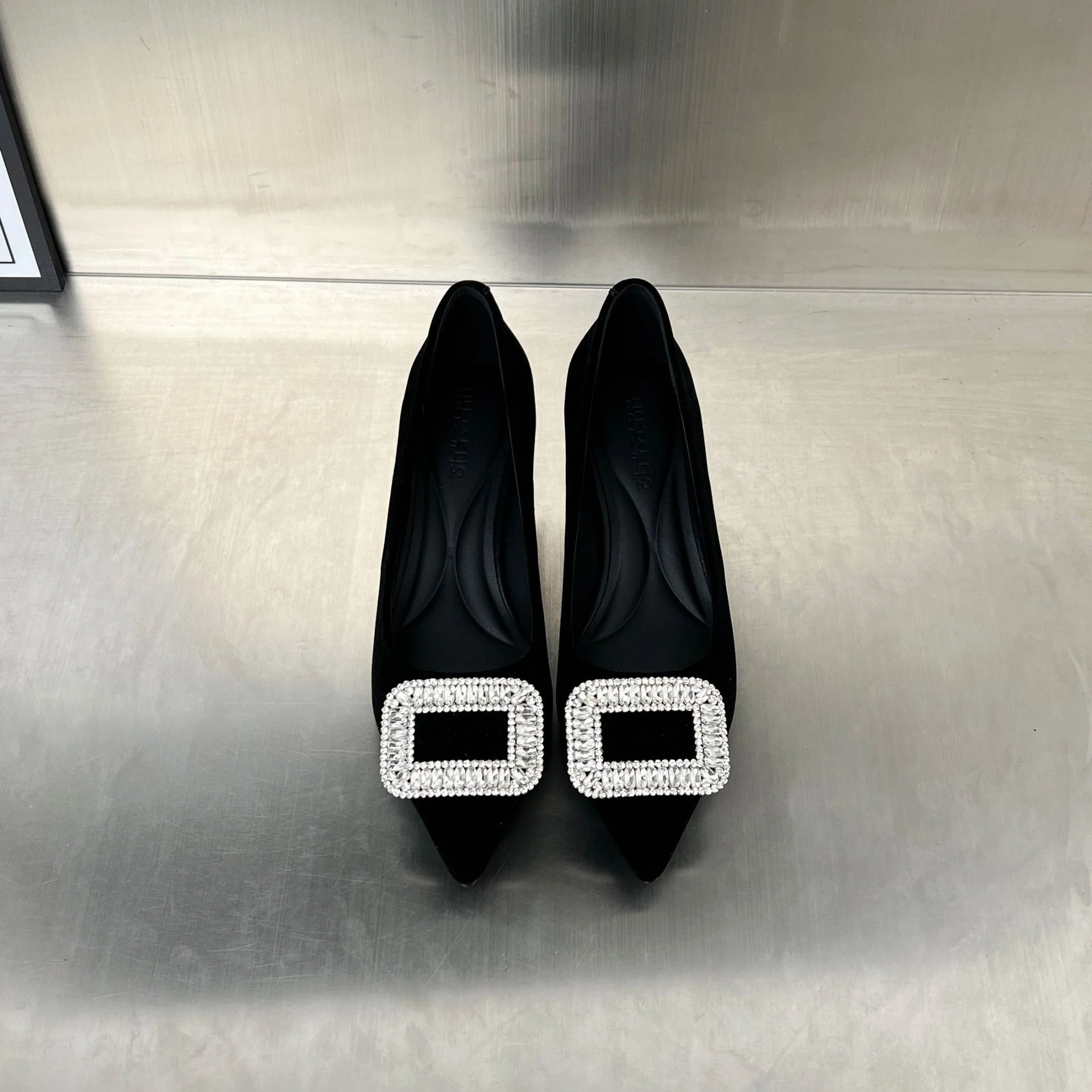 Damen Elegante Pumps mit funkelndem Strassbesatz und komfortablem Absatz Heidi Mode - Image 2