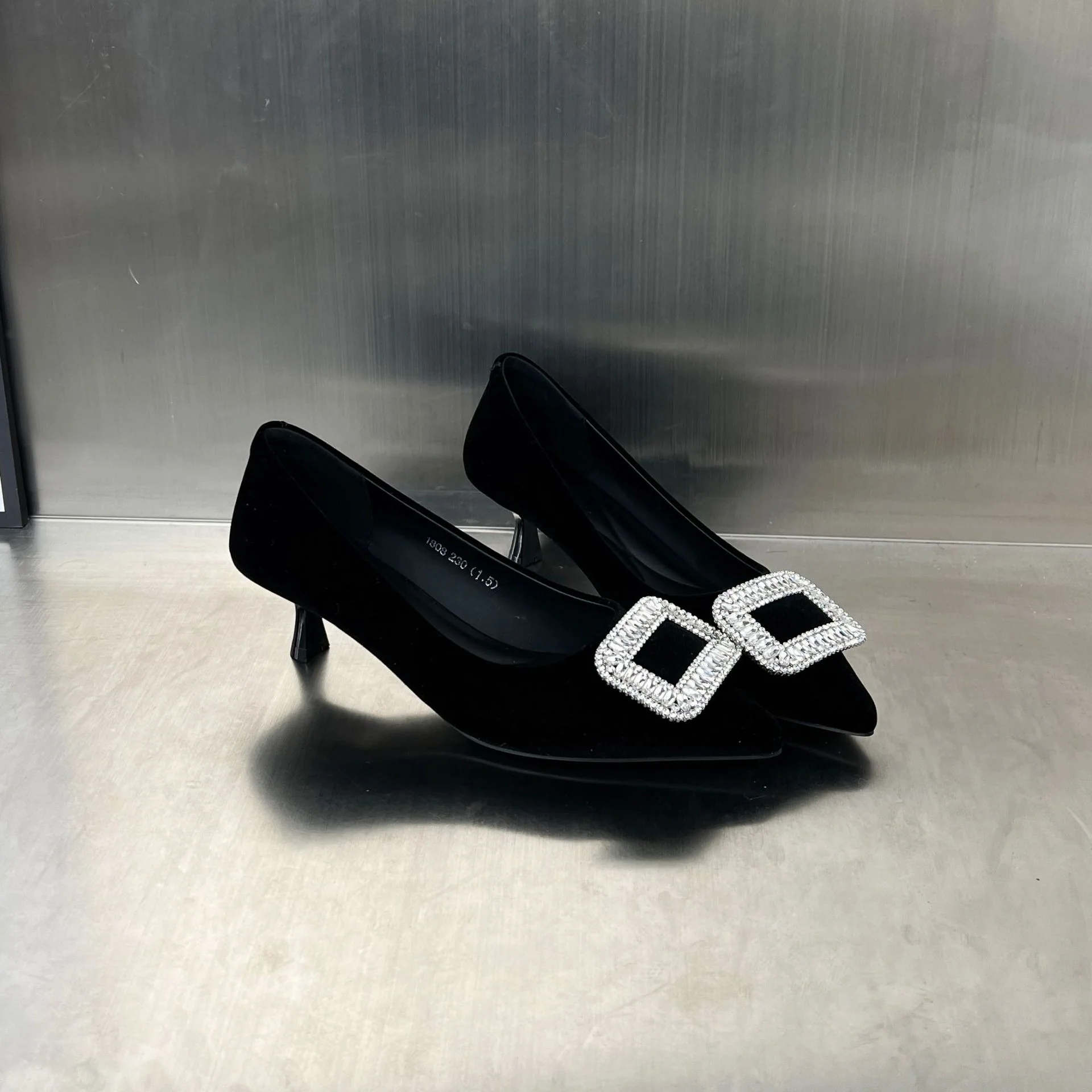 Damen Elegante Pumps mit funkelndem Strassbesatz und komfortablem Absatz Heidi Mode - Image 3