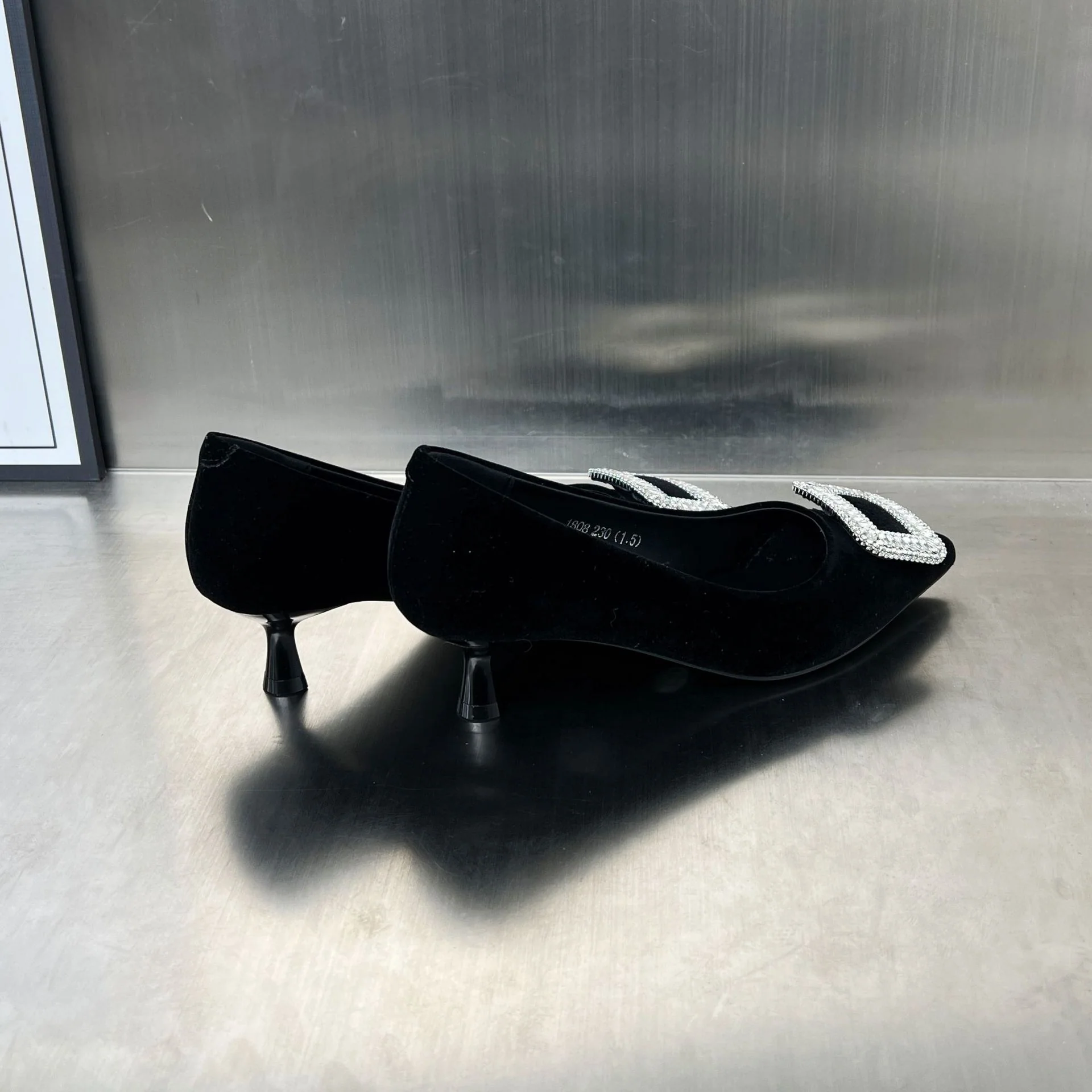 Damen Elegante Pumps mit funkelndem Strassbesatz und komfortablem Absatz Heidi Mode - Image 4