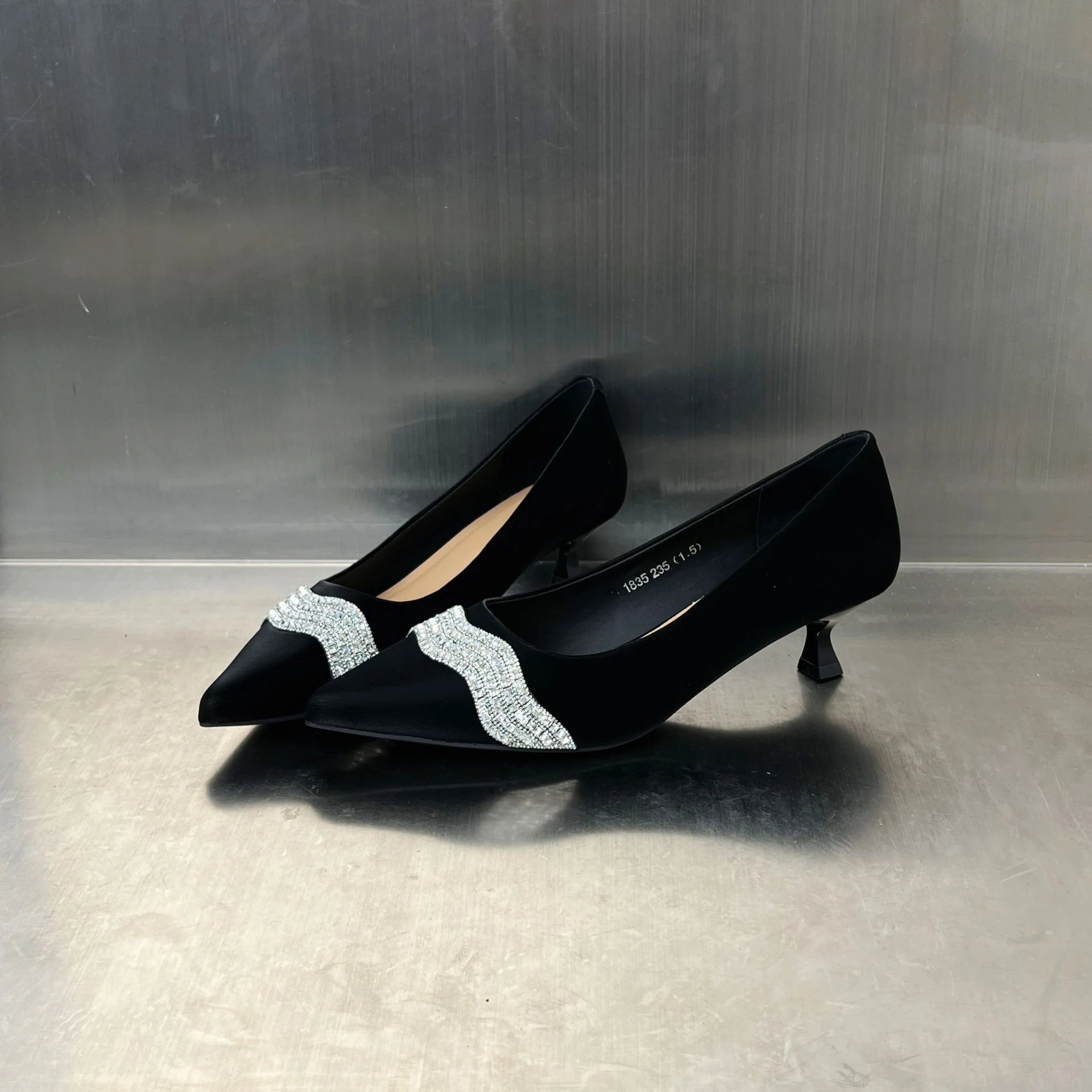Damen elegante Pumps mit funkelnden Strassdetails Heidi Mode - Image 2