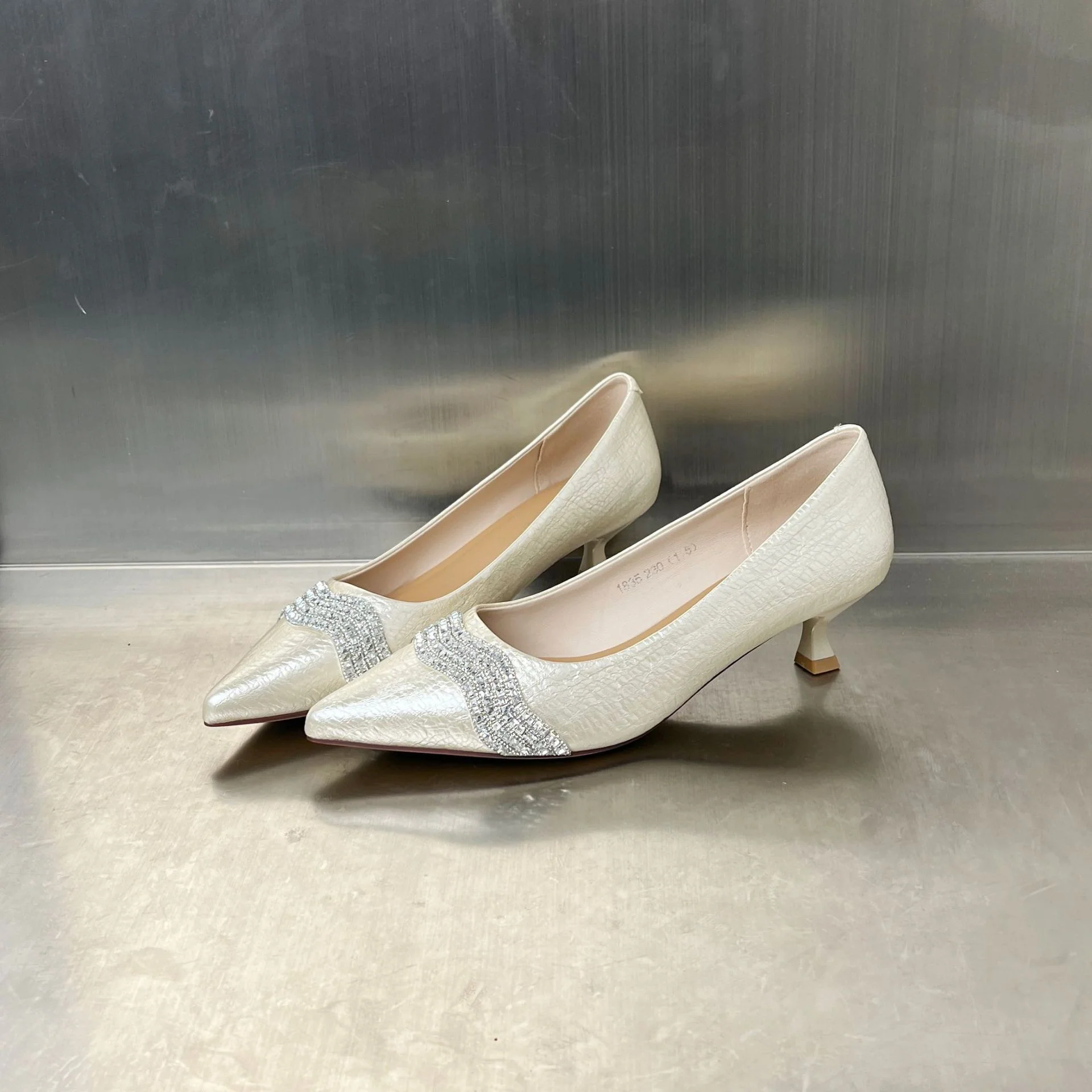 Damen elegante Pumps mit funkelnden Strassdetails Heidi Mode - Image 6