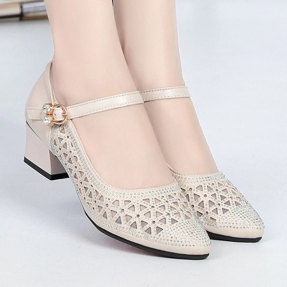 Damen Elegante Pumps mit kunstvollem Riemen und filigranem Detail Heidi Mode